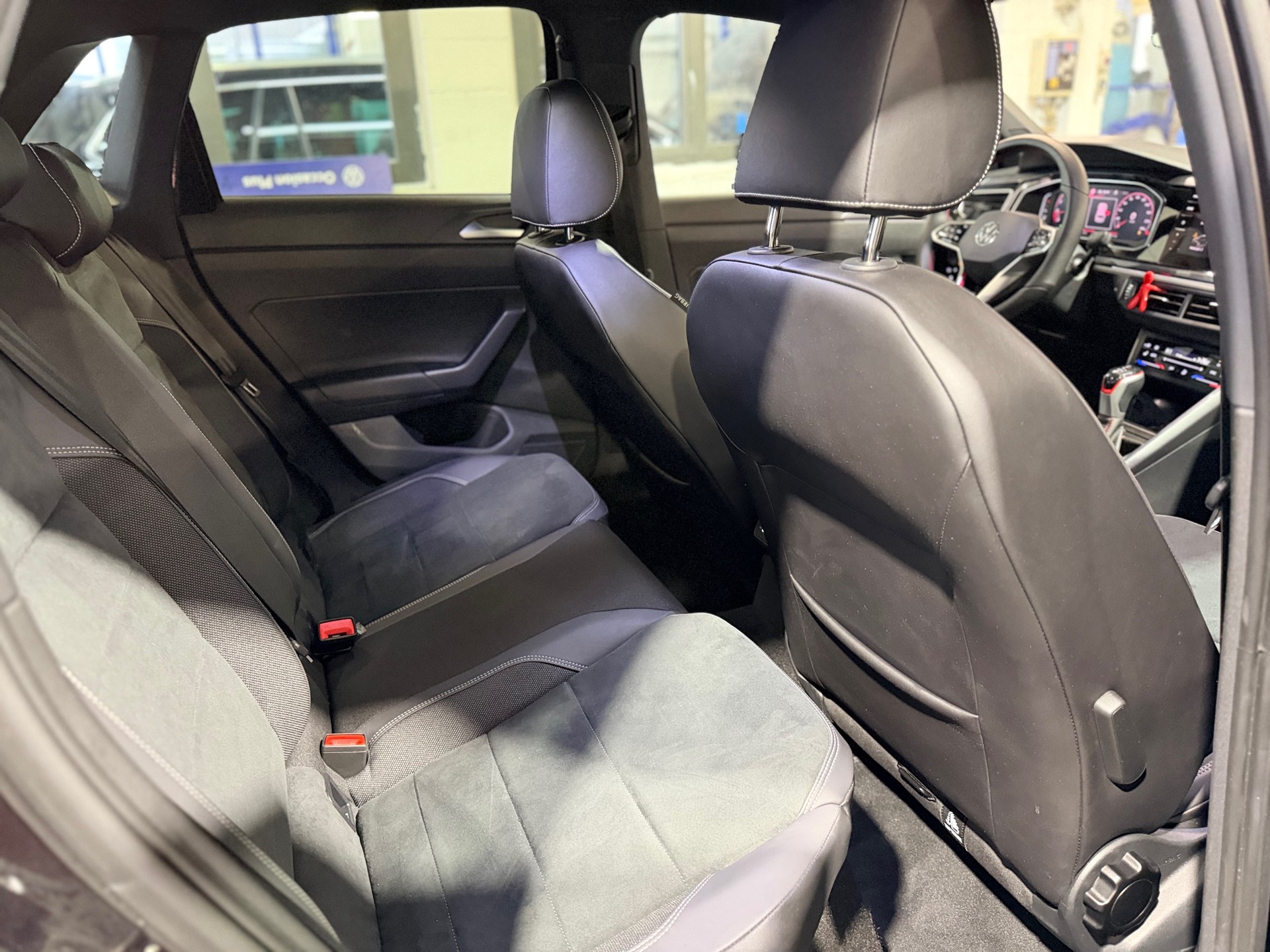 VW Polo 2.0 TSI GTI-image-11