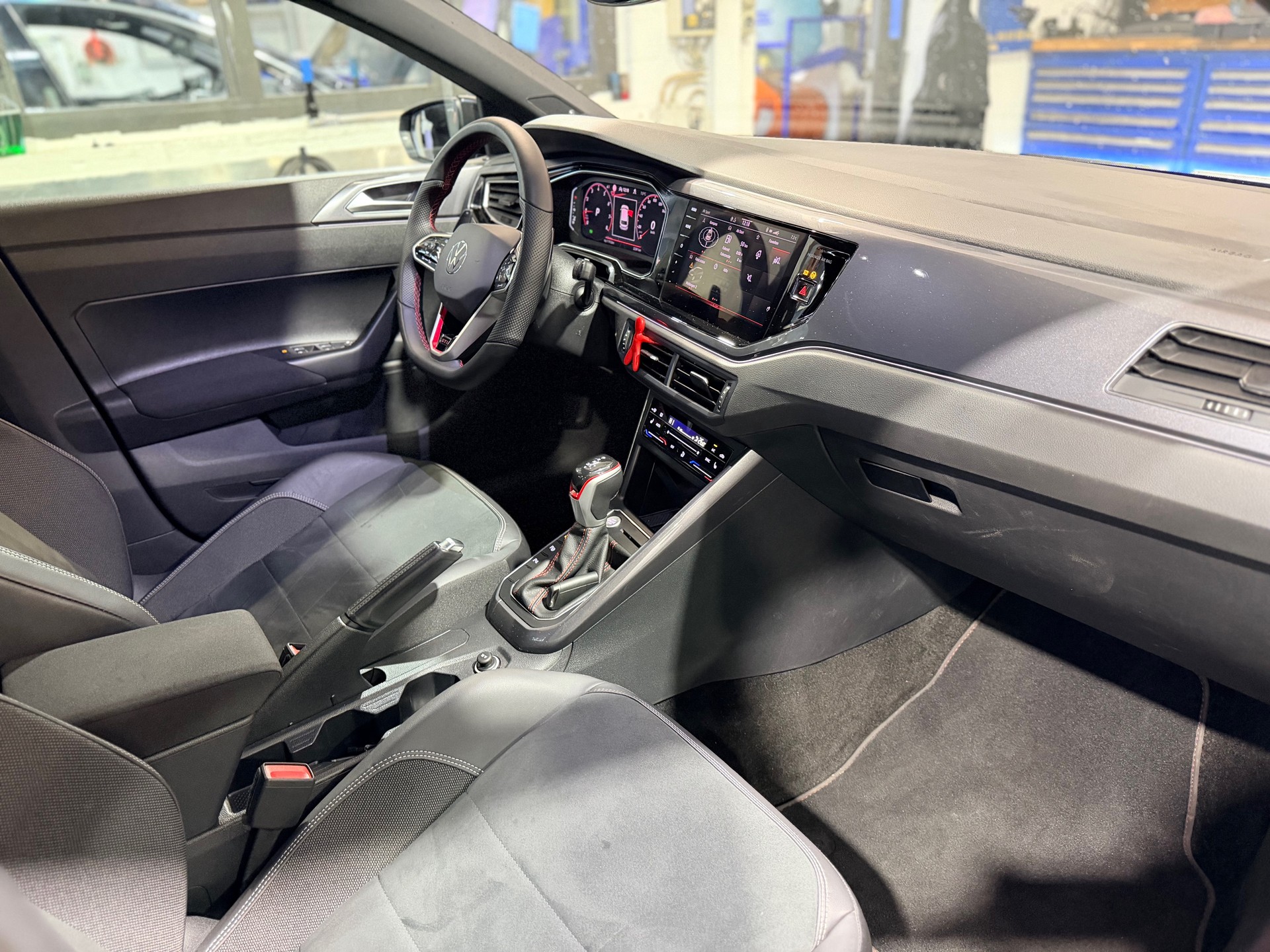 VW Polo 2.0 TSI GTI-image-9