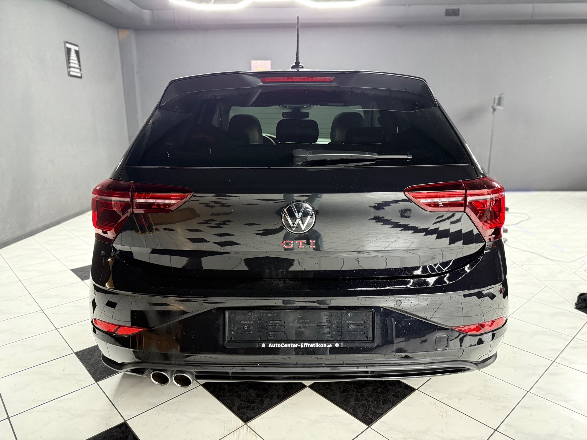 VW Polo 2.0 TSI GTI-image-5