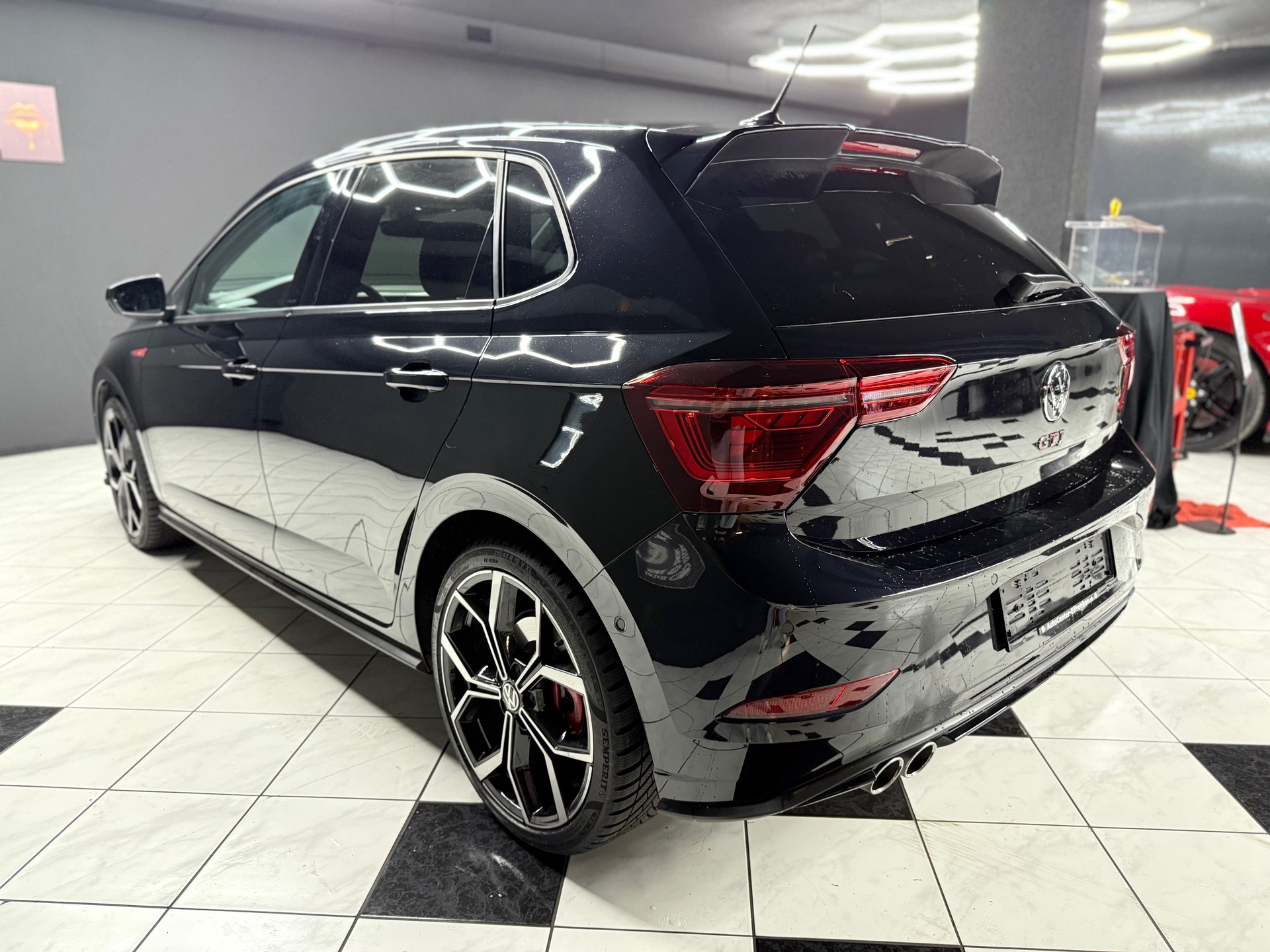 VW Polo 2.0 TSI GTI-image-6