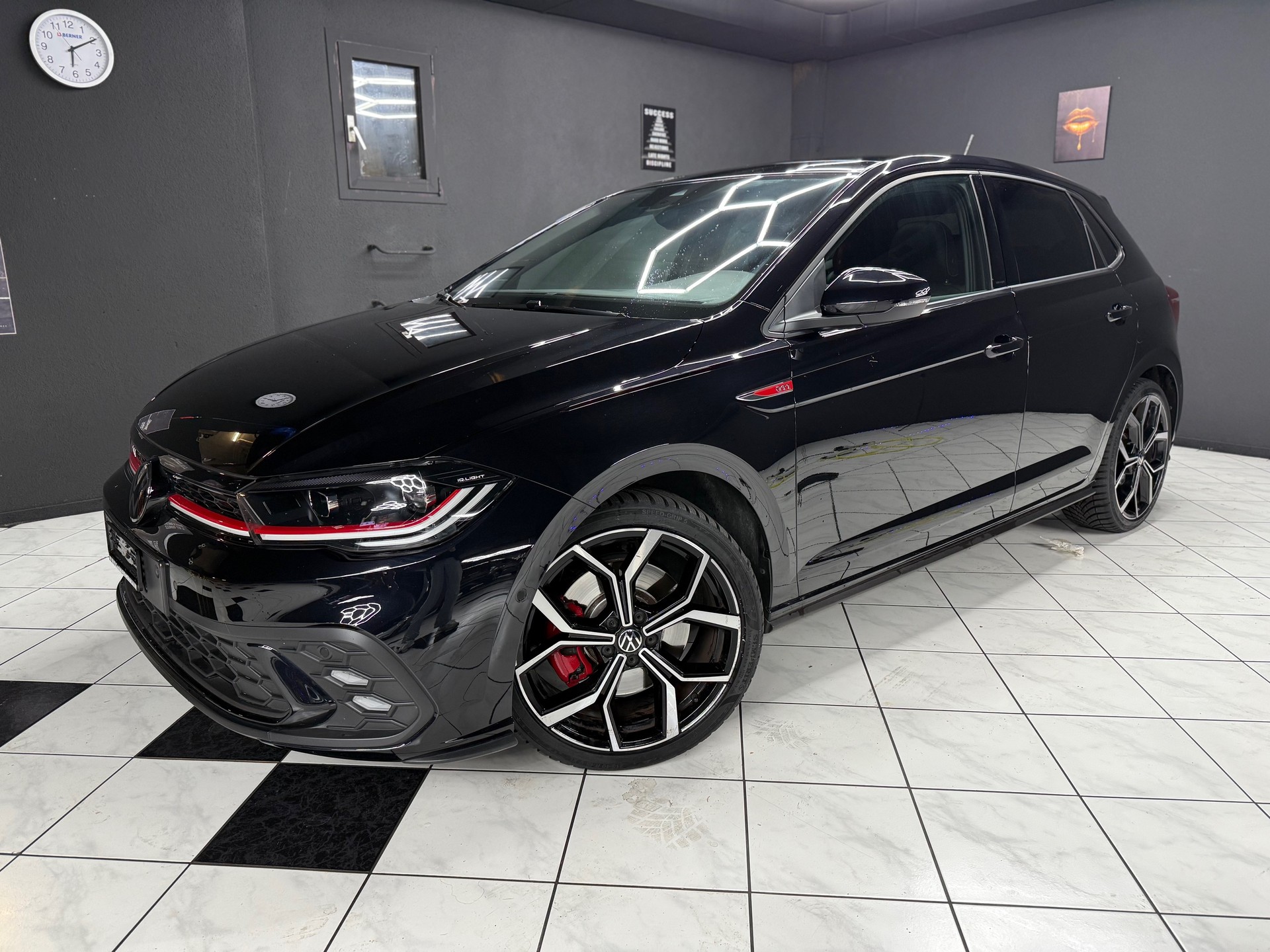 VW Polo 2.0 TSI GTI-showroom-element-1