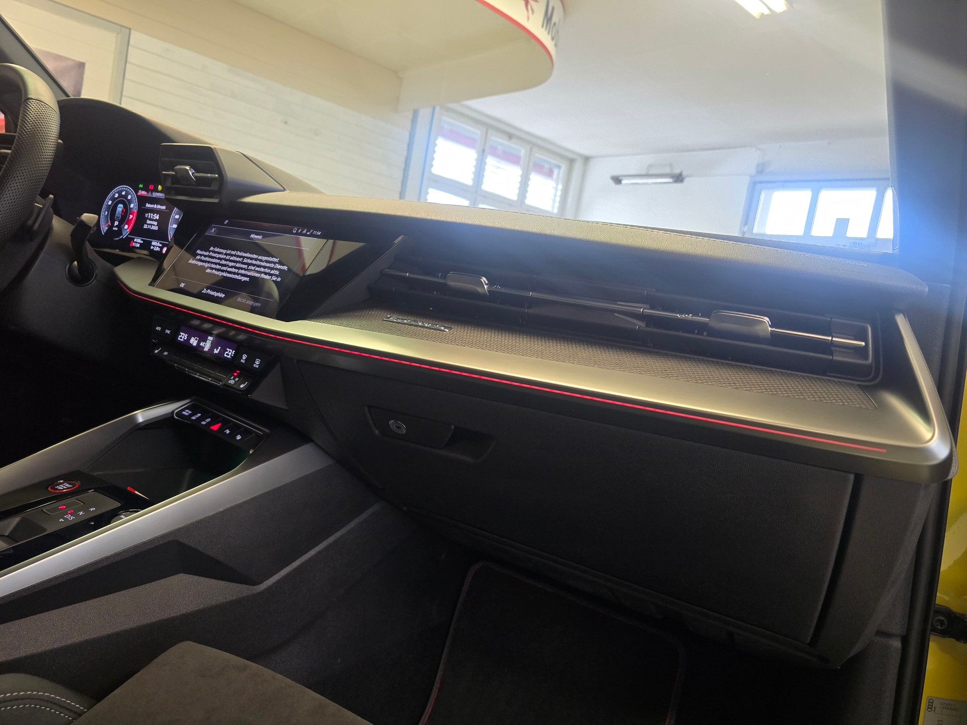 AUDI S3 Sportback 2.0 TFSI quattro CARBON - Sonderlackierung-image-8