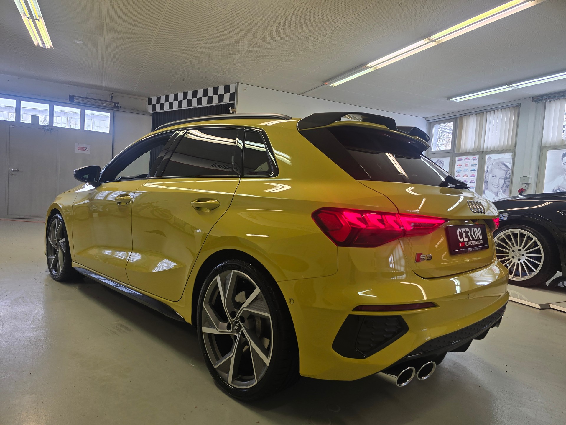 AUDI S3 Sportback 2.0 TFSI quattro CARBON - Sonderlackierung-image-2