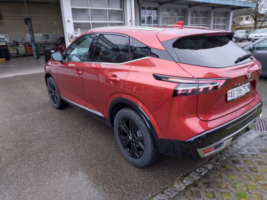NISSAN Qashqai 1.3T Mildhybrid Tekna+ 4x4-showroom-element-2