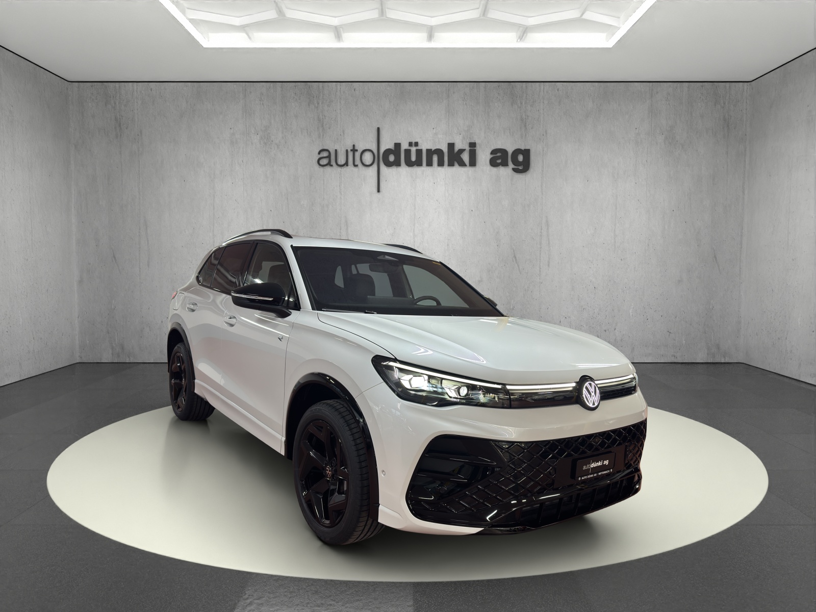 VW Tiguan 2.0 TSI DSG R-Line 4Motion-image-5