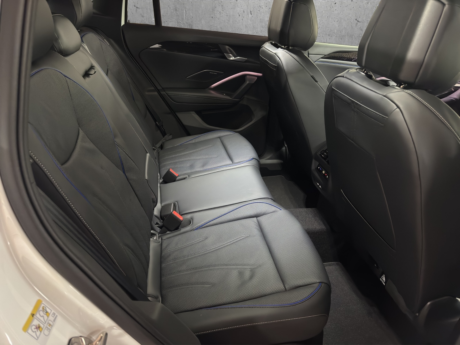 VW Tiguan 2.0 TSI DSG R-Line 4Motion-image-12