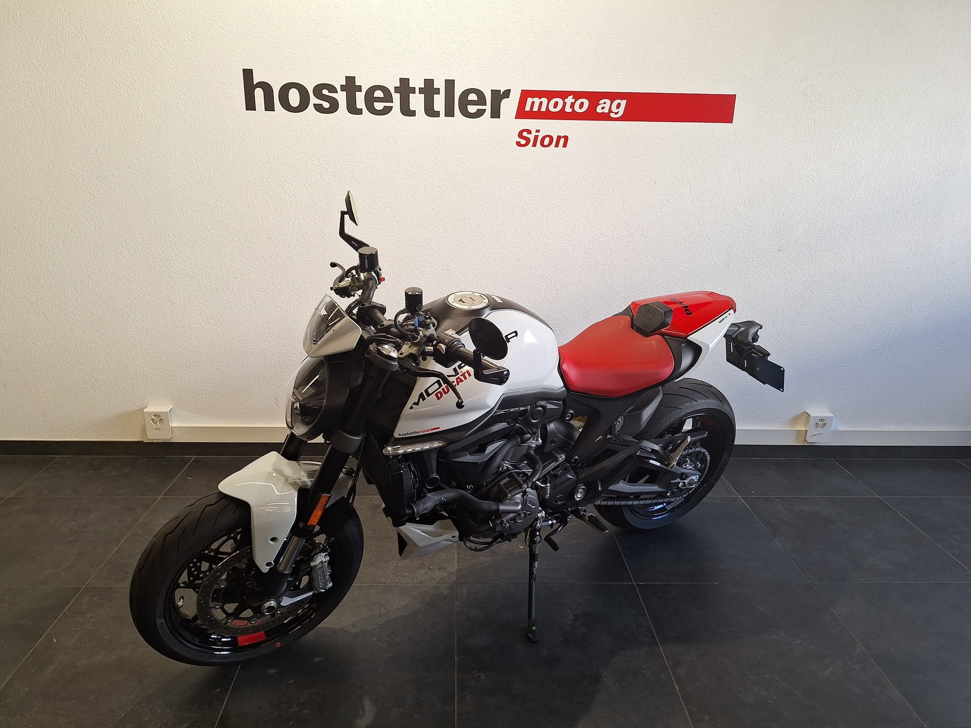DUCATI Monster +-image-2