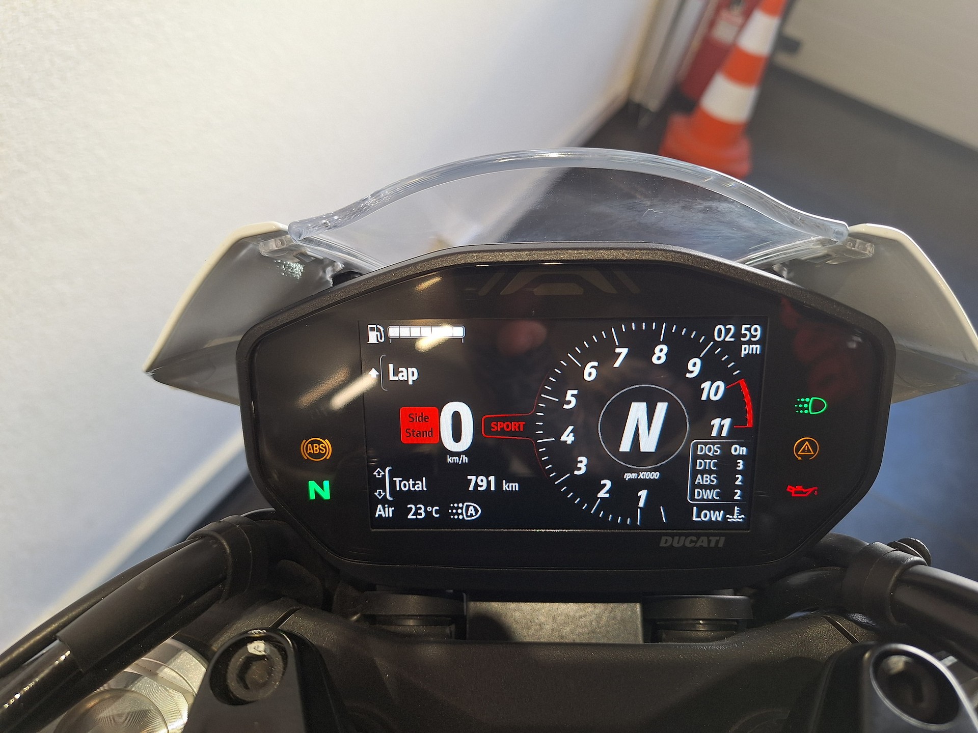 DUCATI Monster +-image-1