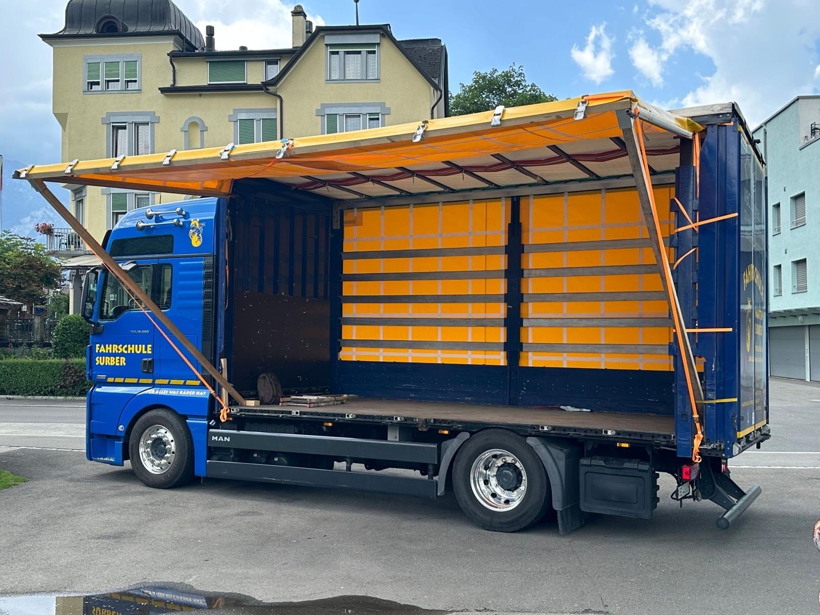 MAN TGX 18.580 4x2 LL-image-2