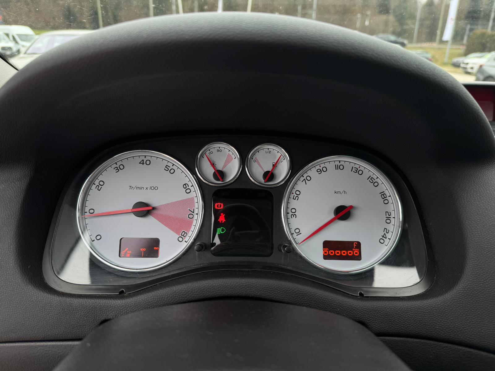 PEUGEOT 307 CC 2.0 16V-image-16