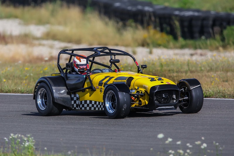 CATERHAM RACE-image-3