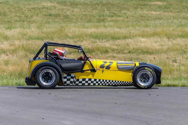 CATERHAM RACE-image-12