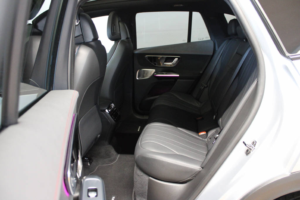 MERCEDES-BENZ EQE 500 4Matic AMG Line Executive Edition-image-12