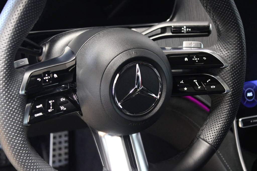 MERCEDES-BENZ EQE 500 4Matic AMG Line Executive Edition-image-8