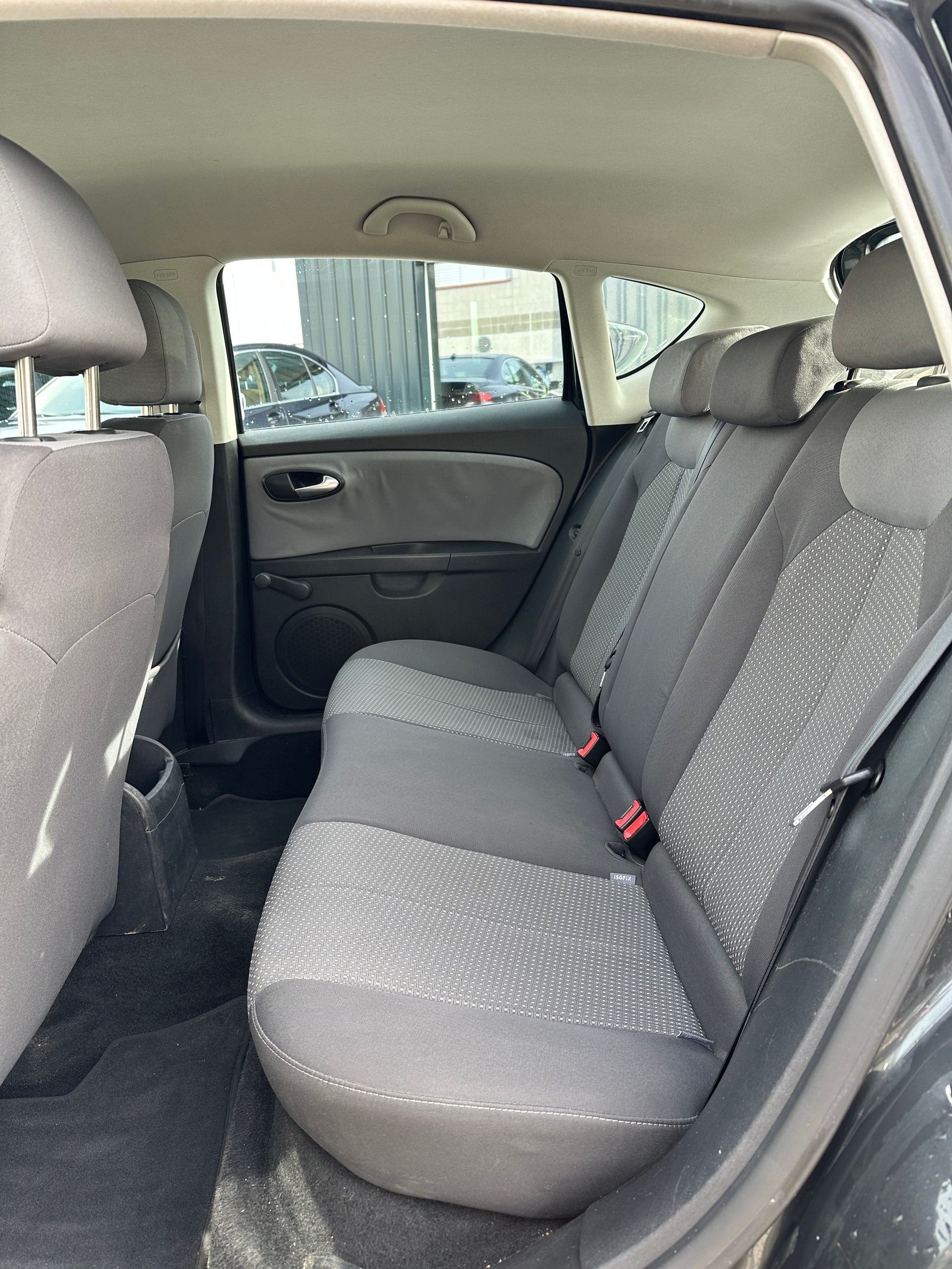SEAT LEON-image-11
