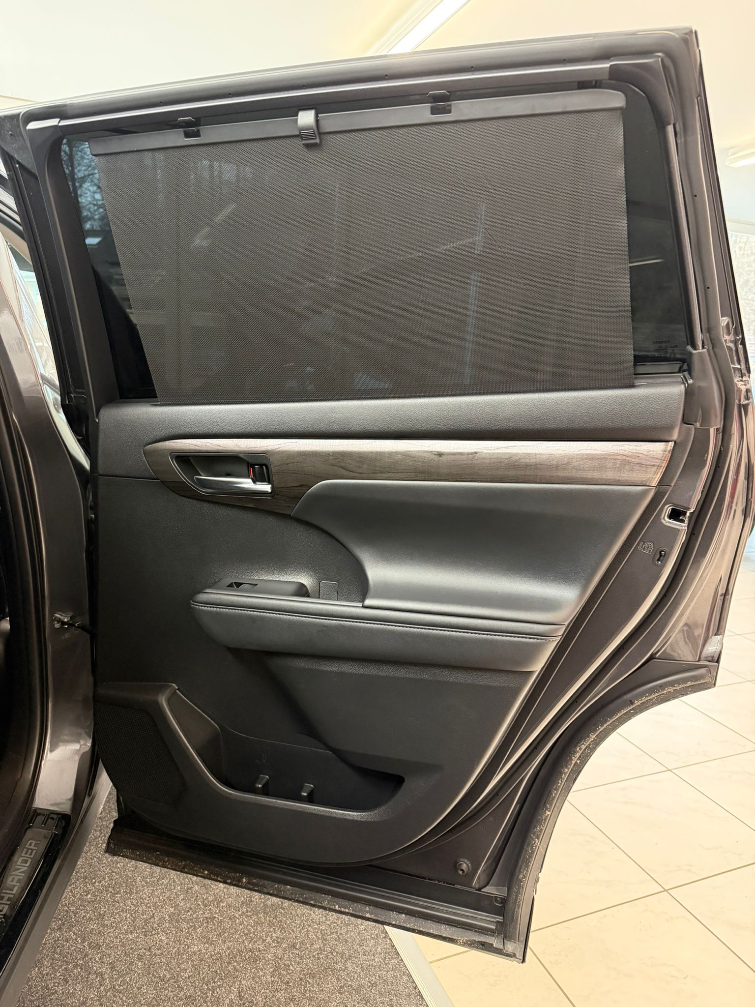TOYOTA Highlander 2.5 HSD Premium e-CVT-image-13