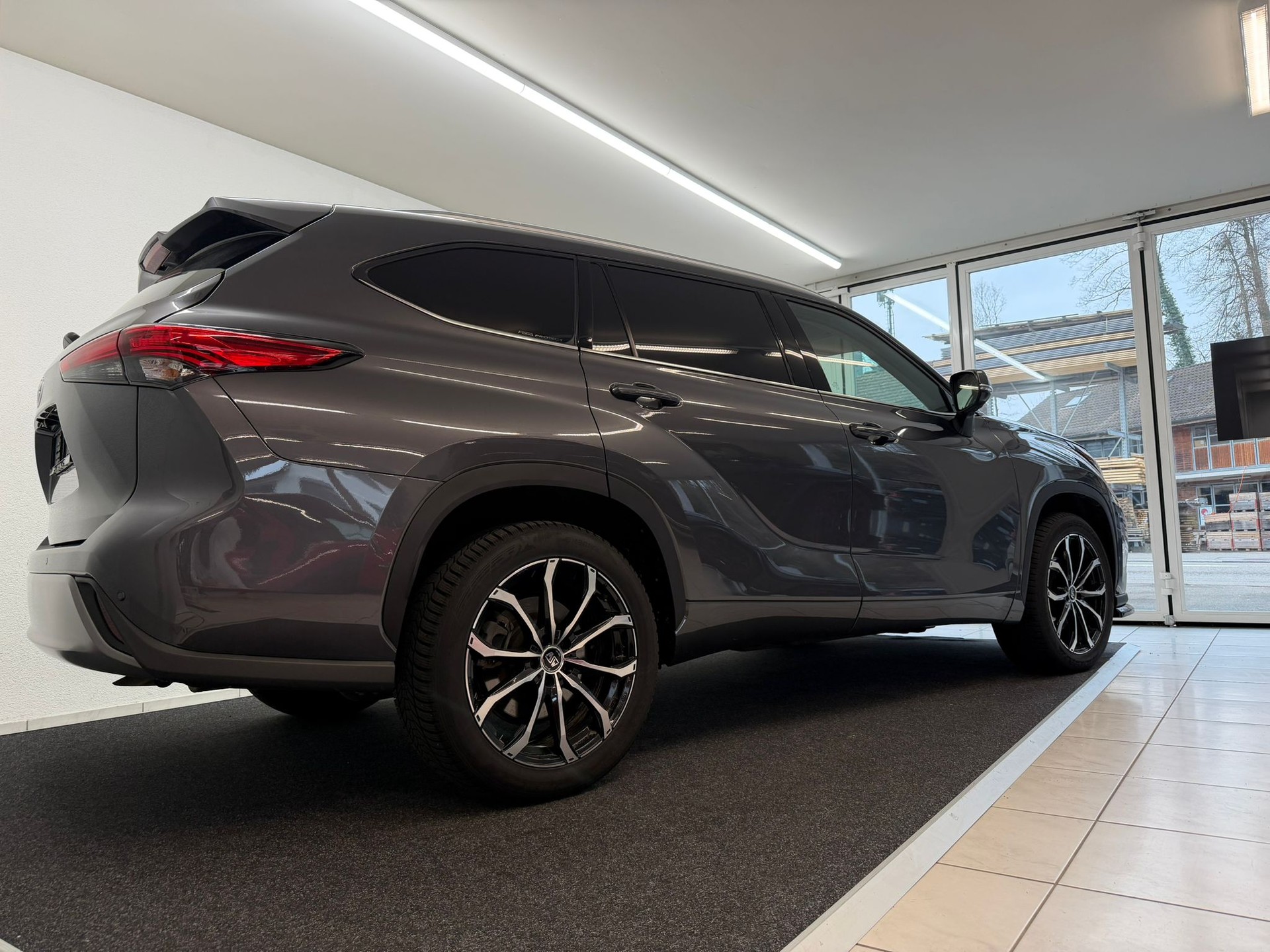 TOYOTA Highlander 2.5 HSD Premium e-CVT-image-5