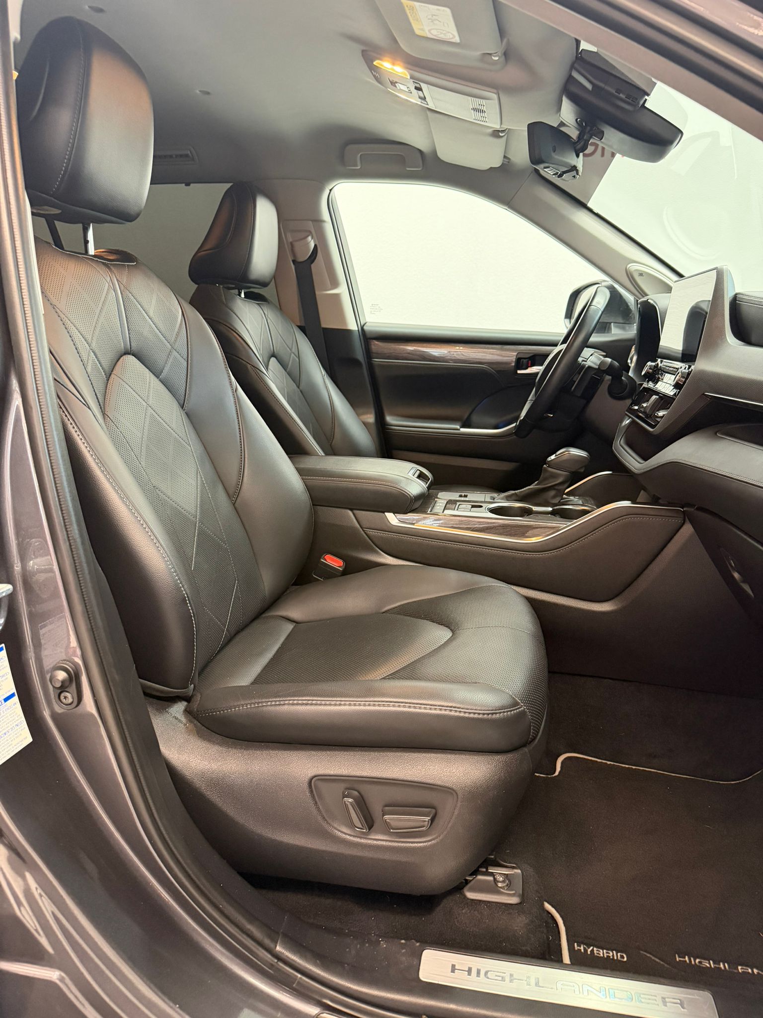 TOYOTA Highlander 2.5 HSD Premium e-CVT-image-9