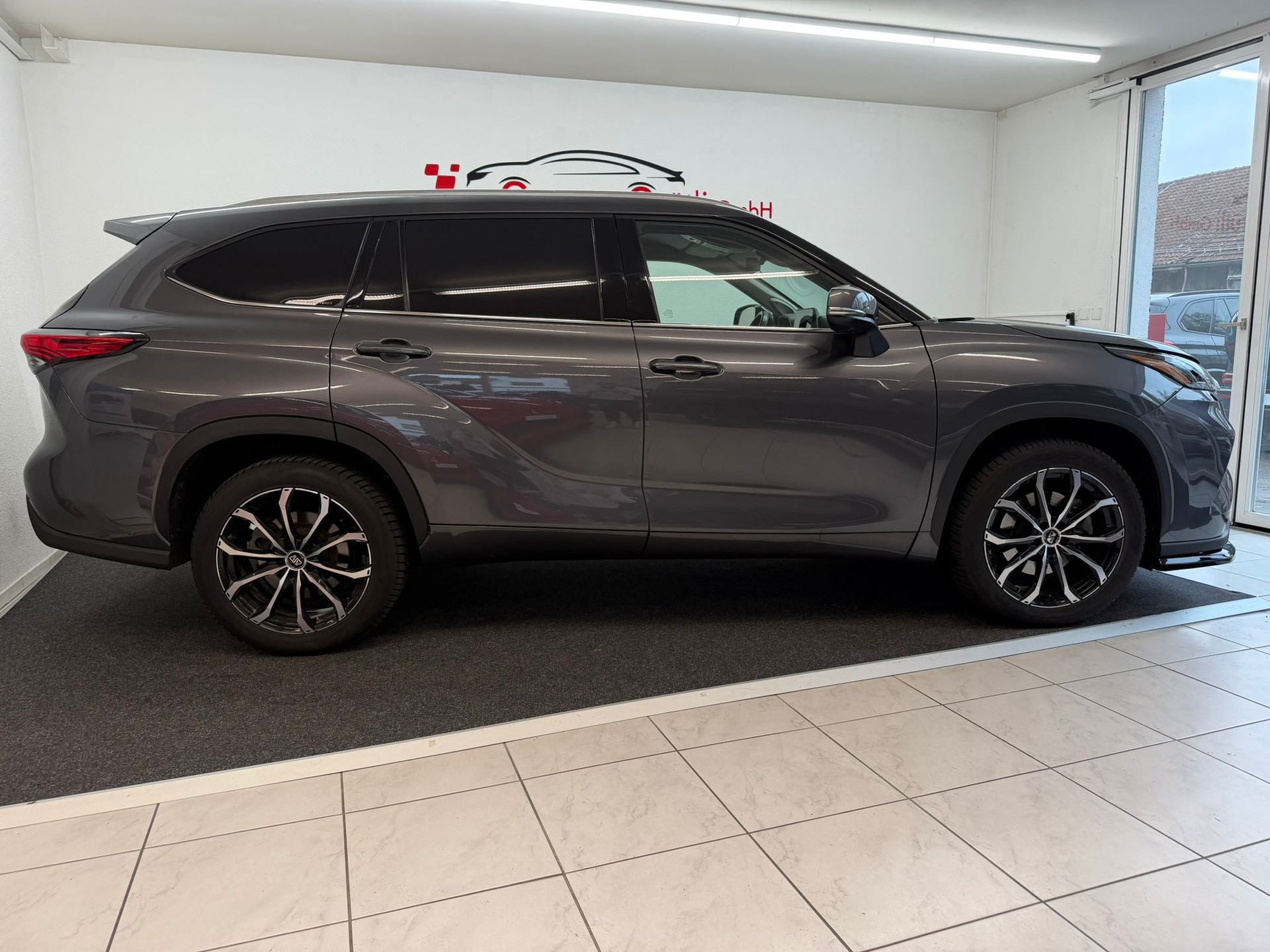 TOYOTA Highlander 2.5 HSD Premium e-CVT-showroom-element-2