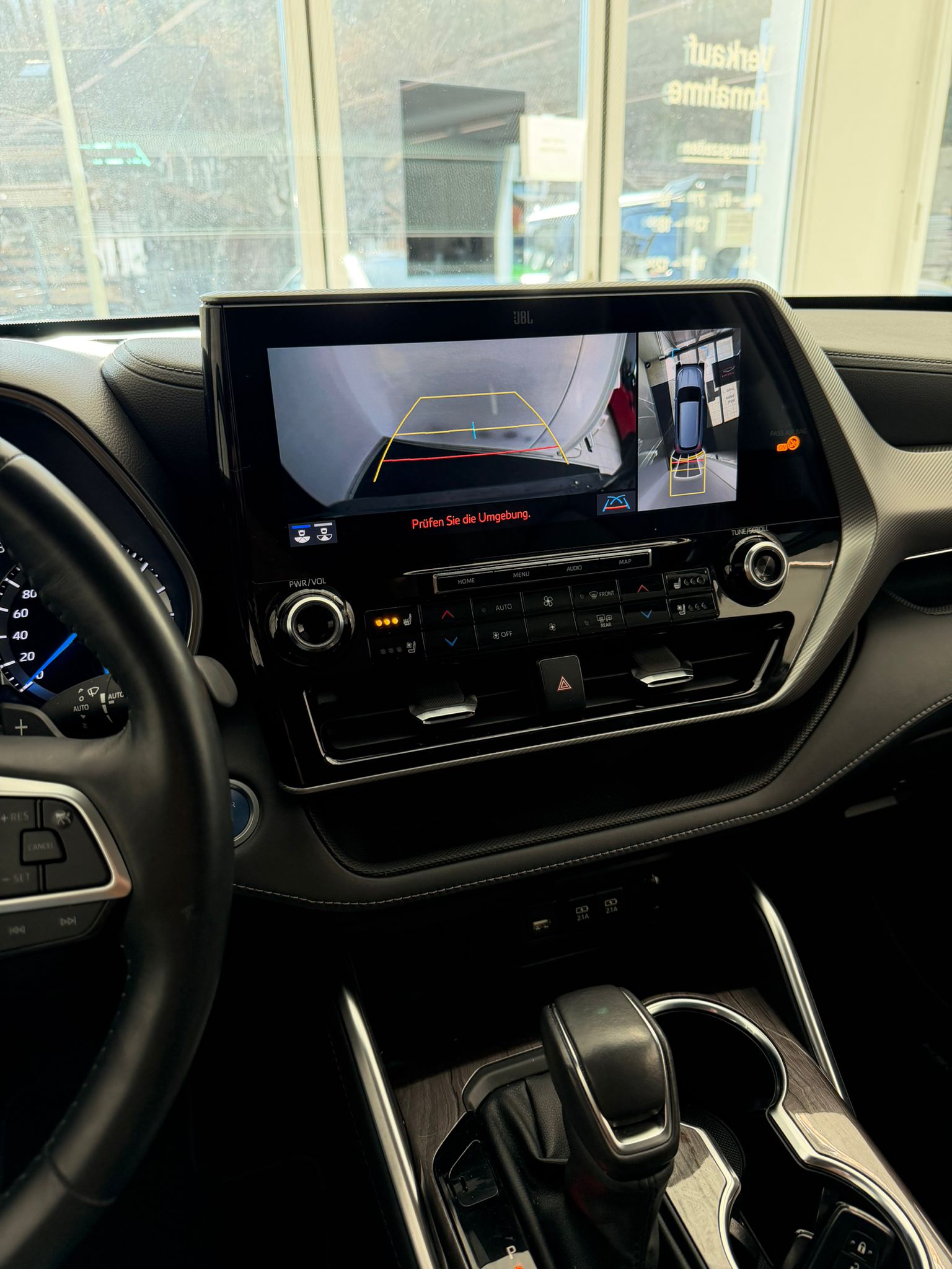 TOYOTA Highlander 2.5 HSD Premium e-CVT-image-10