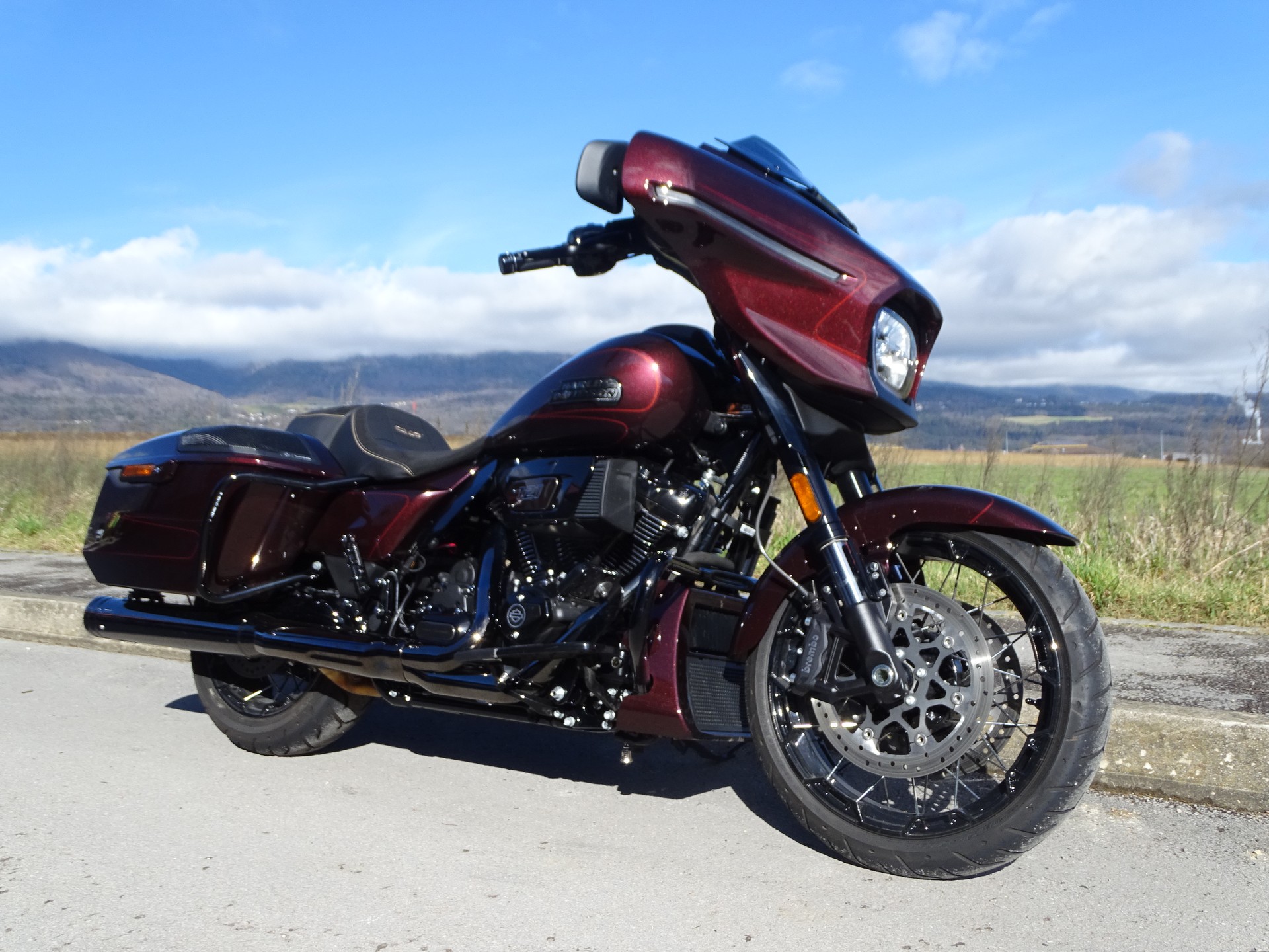 HARLEY-DAVIDSON FLHXSE Street Glide CVO 121