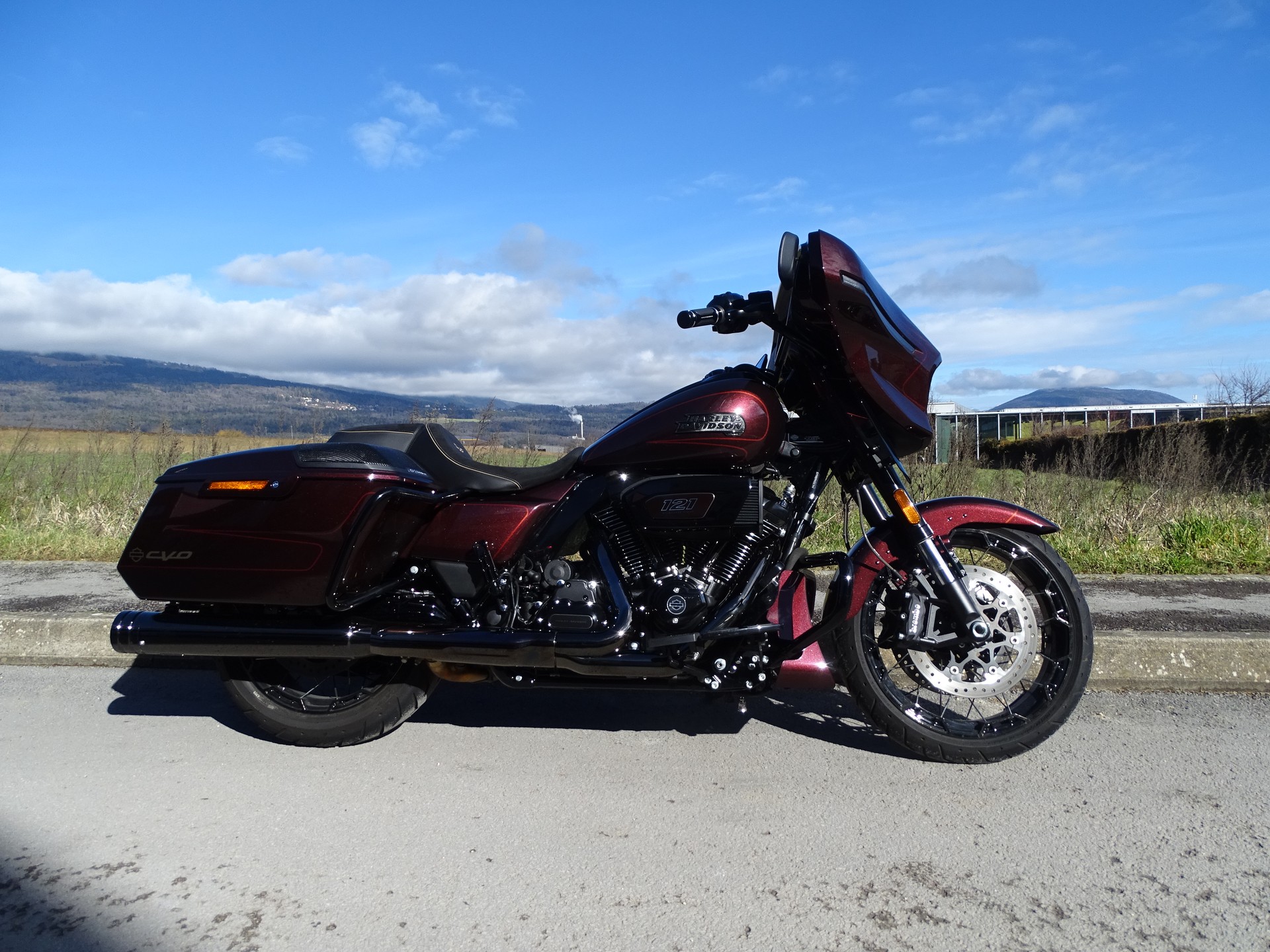HARLEY-DAVIDSON FLHXSE Street Glide CVO 121-image-1