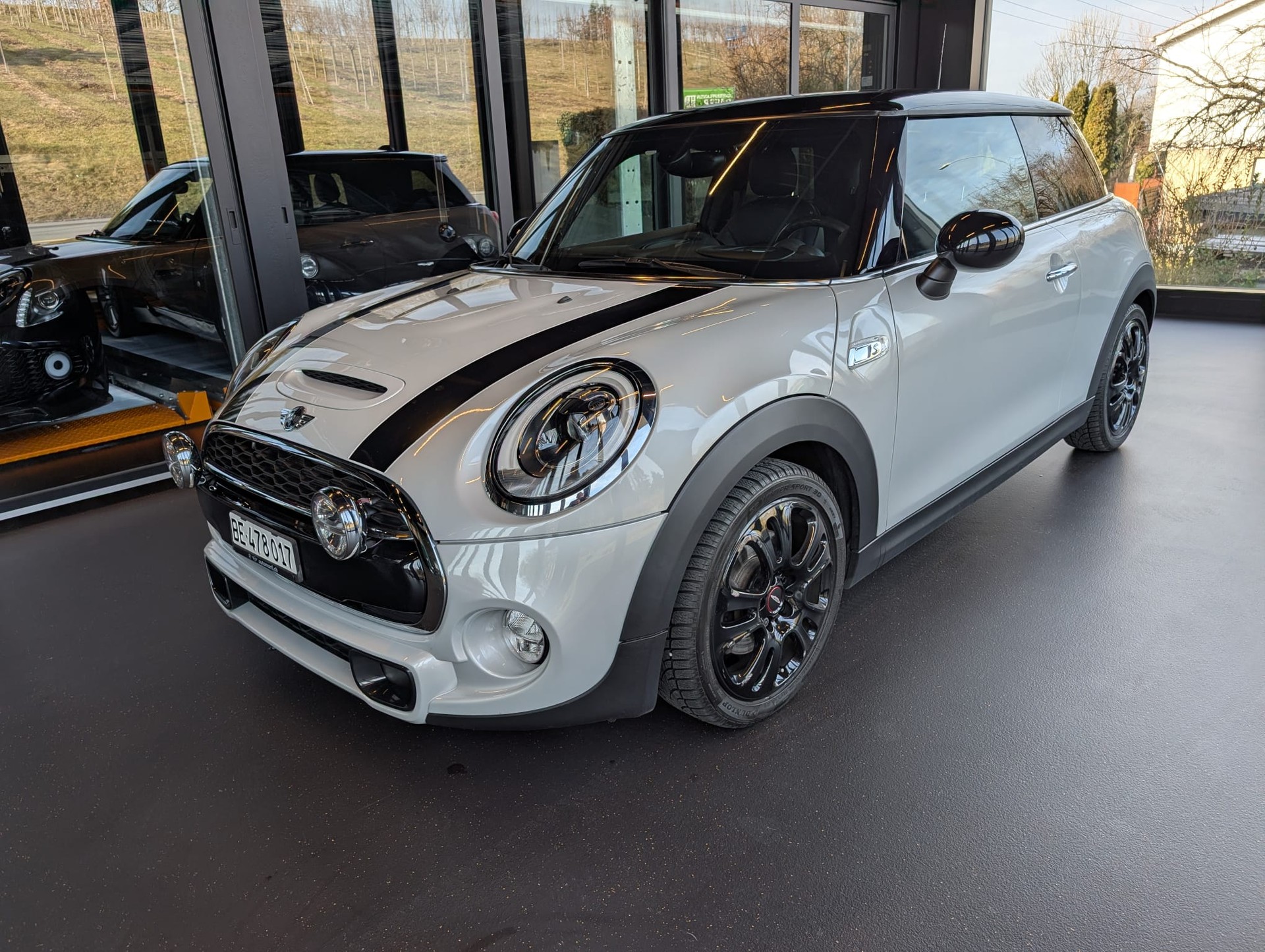 MINI Cooper S-image-2
