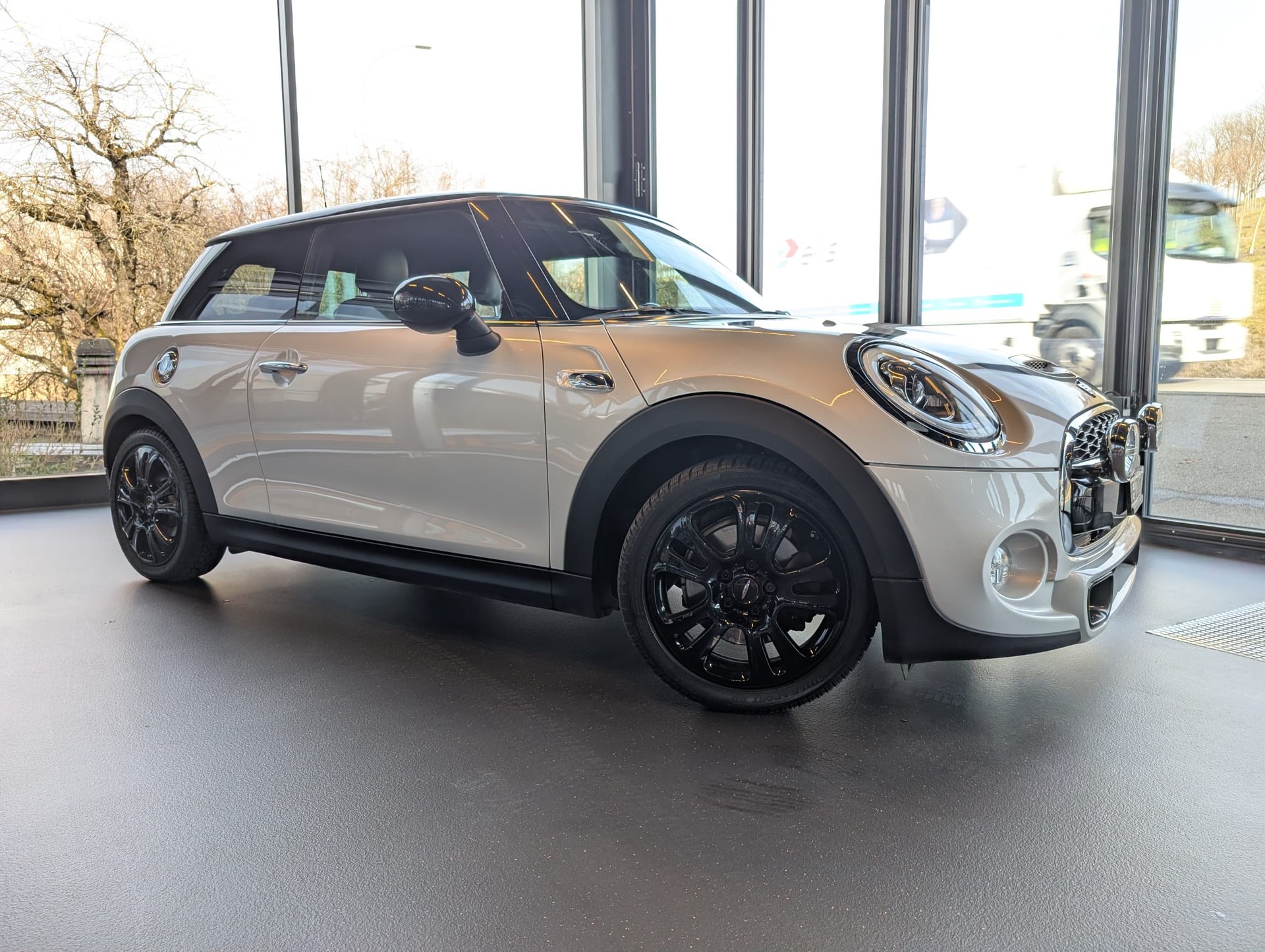 MINI Cooper S-image-3