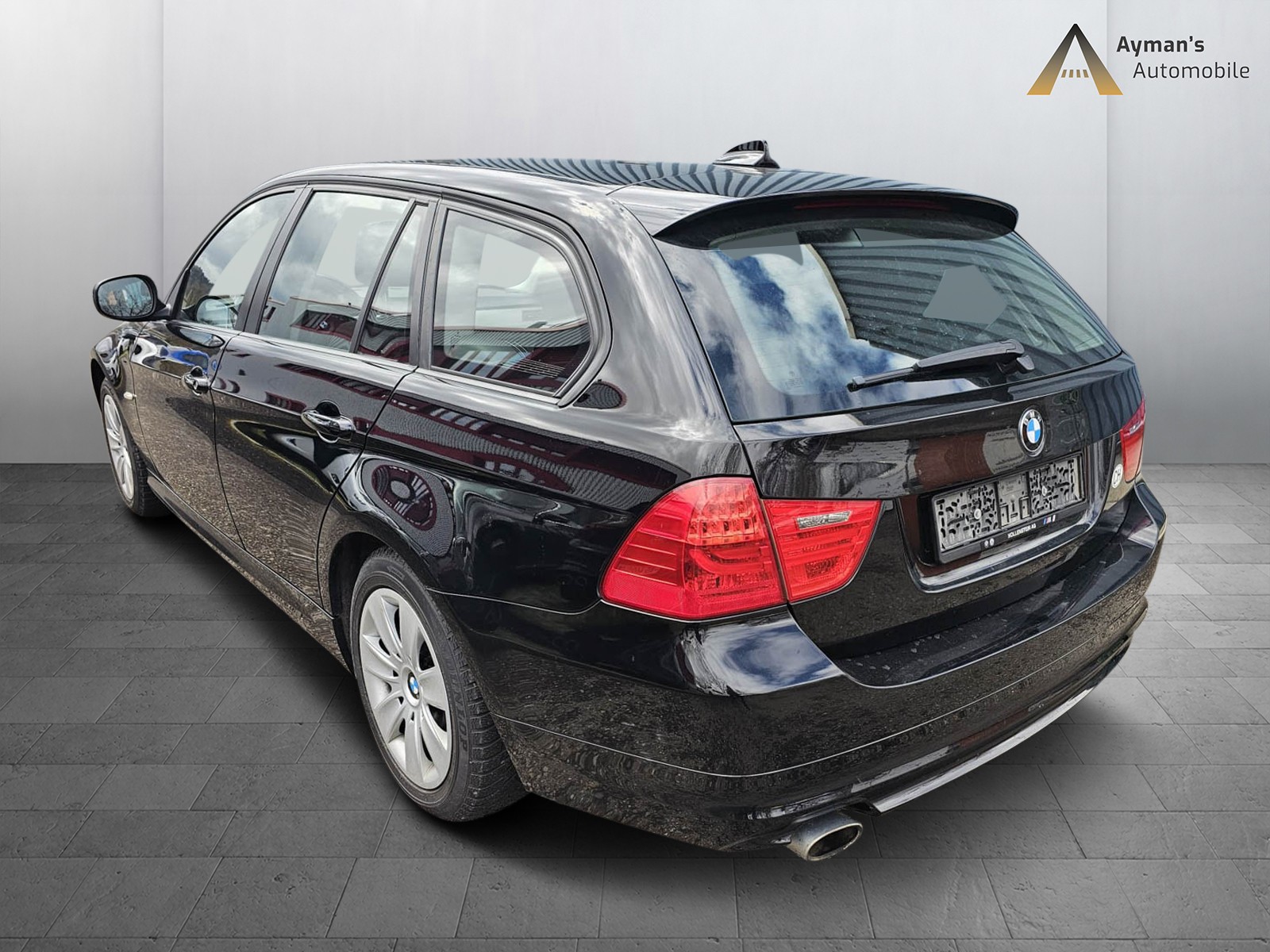 BMW 320d xDrive Touring-image-6
