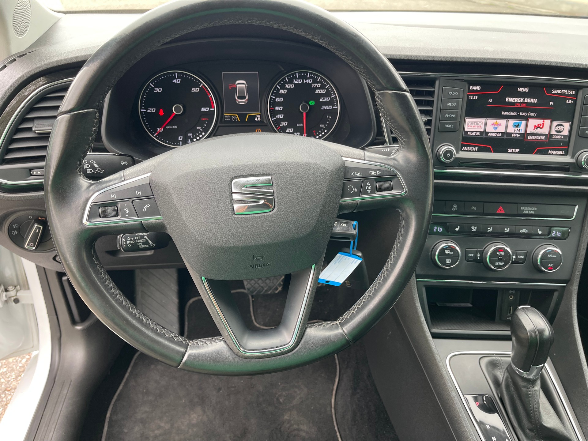 SEAT Leon ST 2.0 TDI FR DSG-image-12