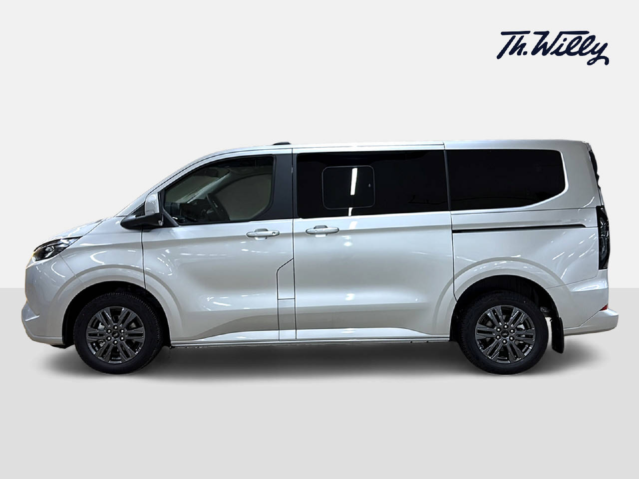 FORD Tourneo Custom 340 L1 2.5 Duratec 233 Titanium PHEV-showroom-element-1