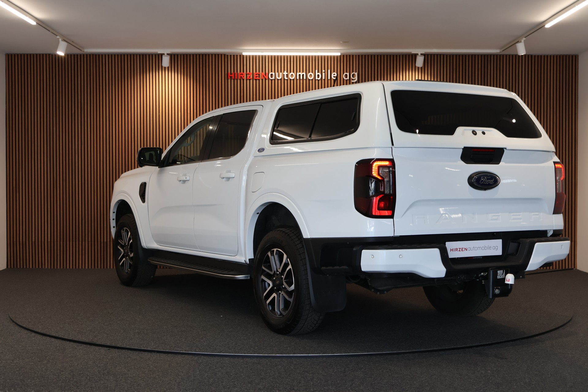 FORD Ranger Limited 2.0 Eco Blue 4x4 Automat-showroom-element-2
