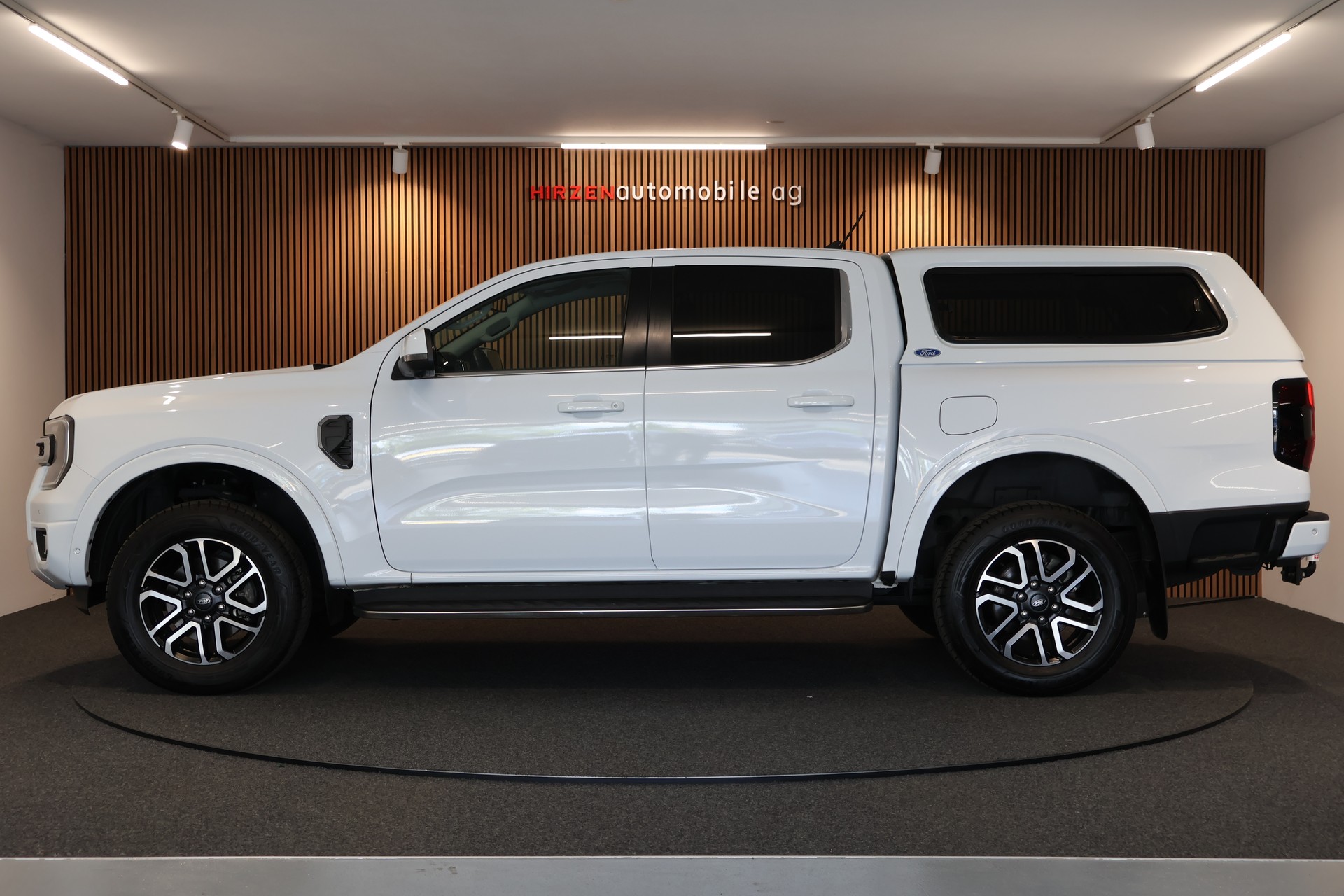 FORD Ranger Limited 2.0 Eco Blue 4x4 Automat-showroom-element-1