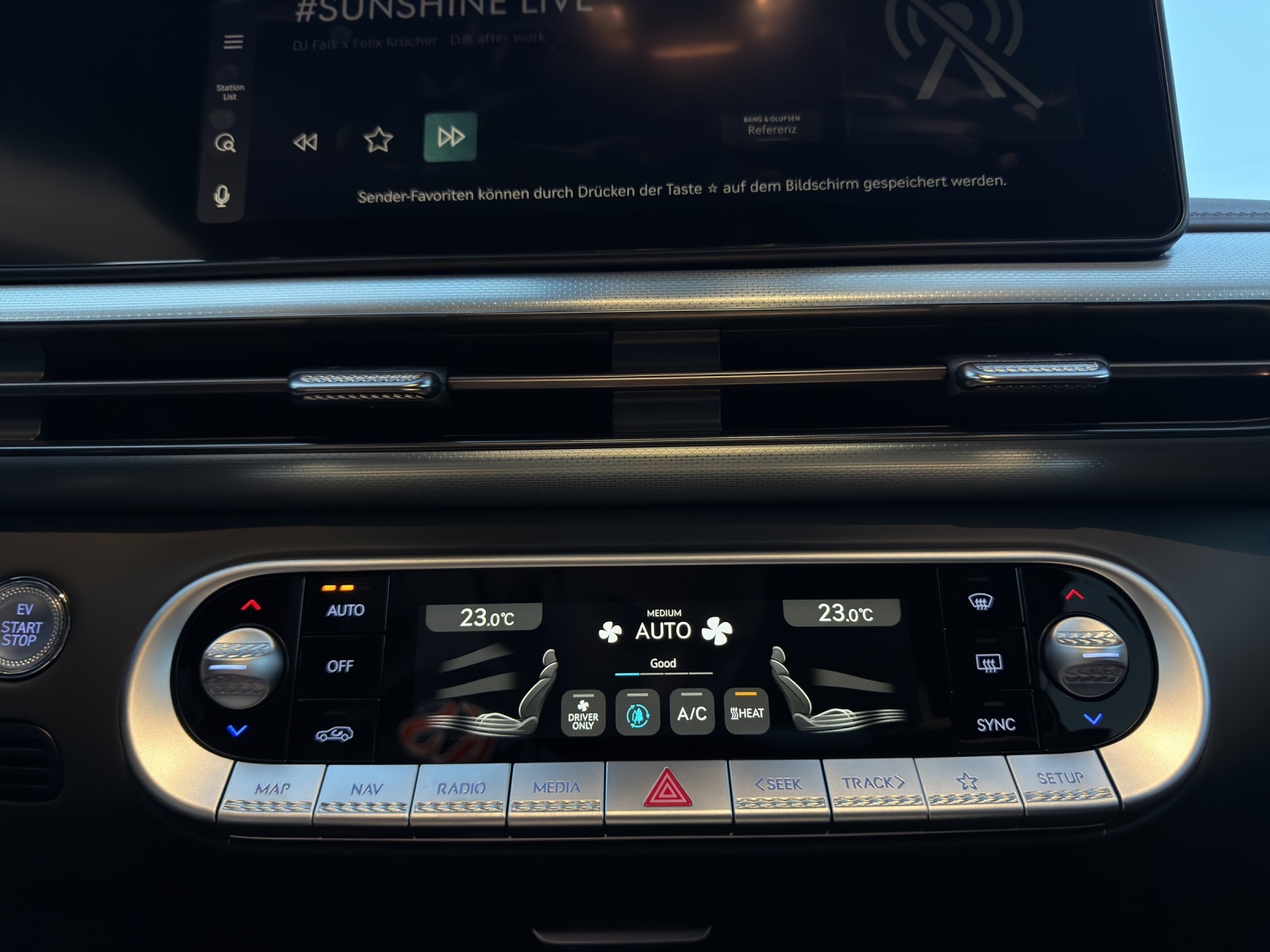 GENESIS GV60 77.4 kWh Sport AWD-image-15