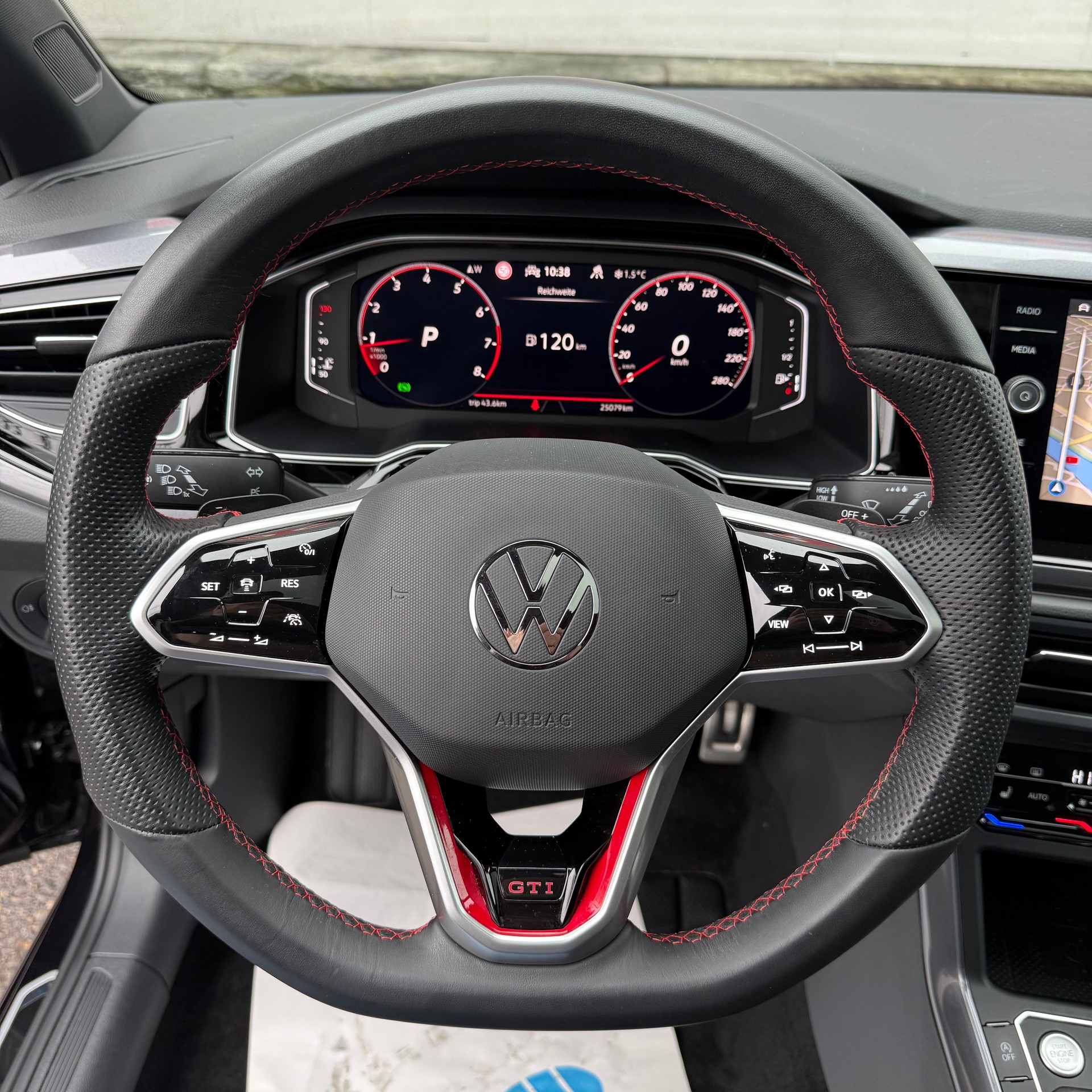 VW Polo 2.0 TSI GTI DSG *PANORAMA-DACH - VW GARANTIE BIS 12.2027*-image-13