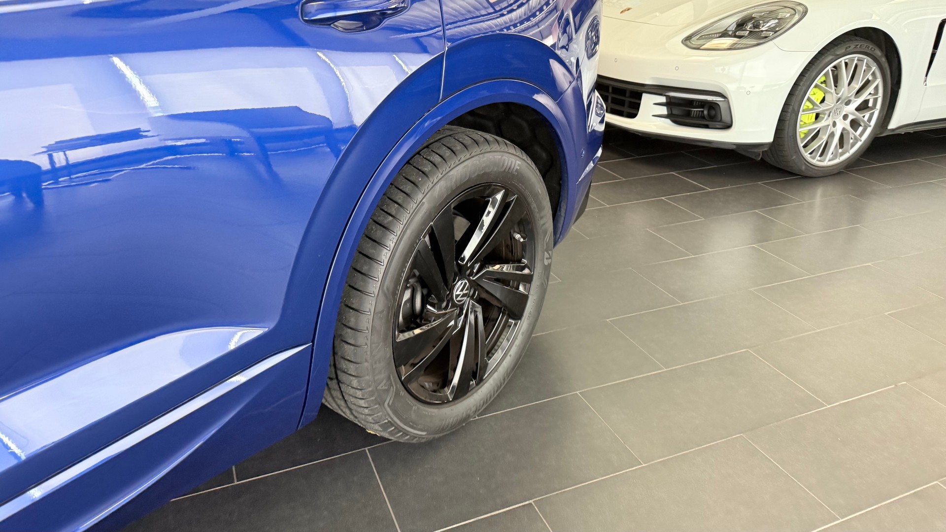 VW Touareg 3.0 V6 TSI R-Line-image-7