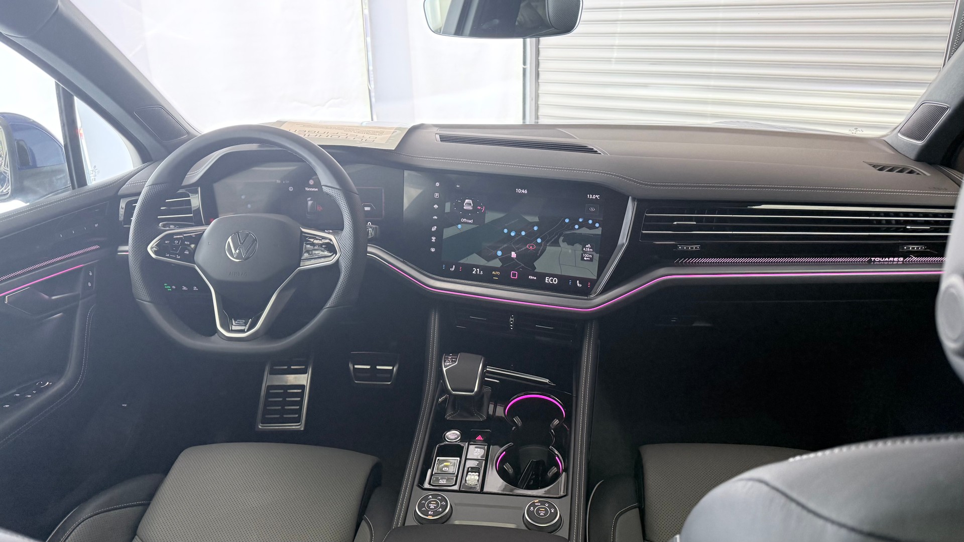 VW Touareg 3.0 V6 TSI R-Line-image-21