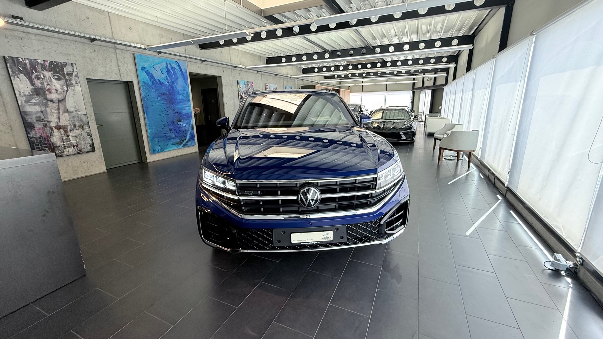 VW Touareg 3.0 V6 TSI R-Line-image-4