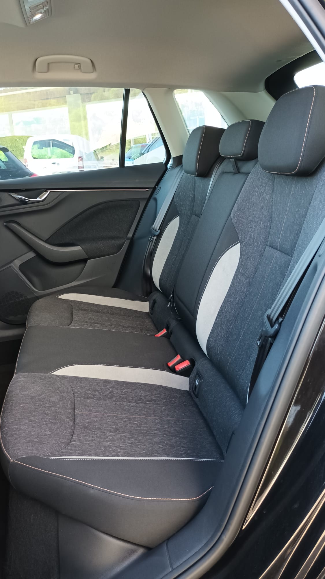 SKODA Kamiq 1.0 TSI Style DSG-image-12