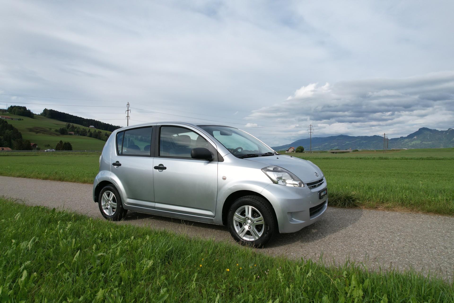DAIHATSU Sirion 1.3 S eco-4WD Automatic-image-3