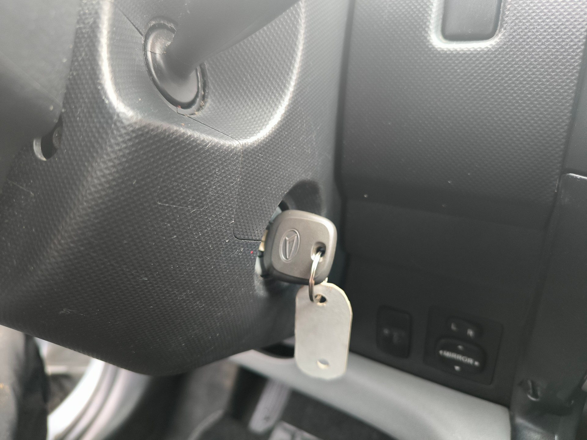 DAIHATSU Sirion 1.3 S eco-4WD Automatic-image-11
