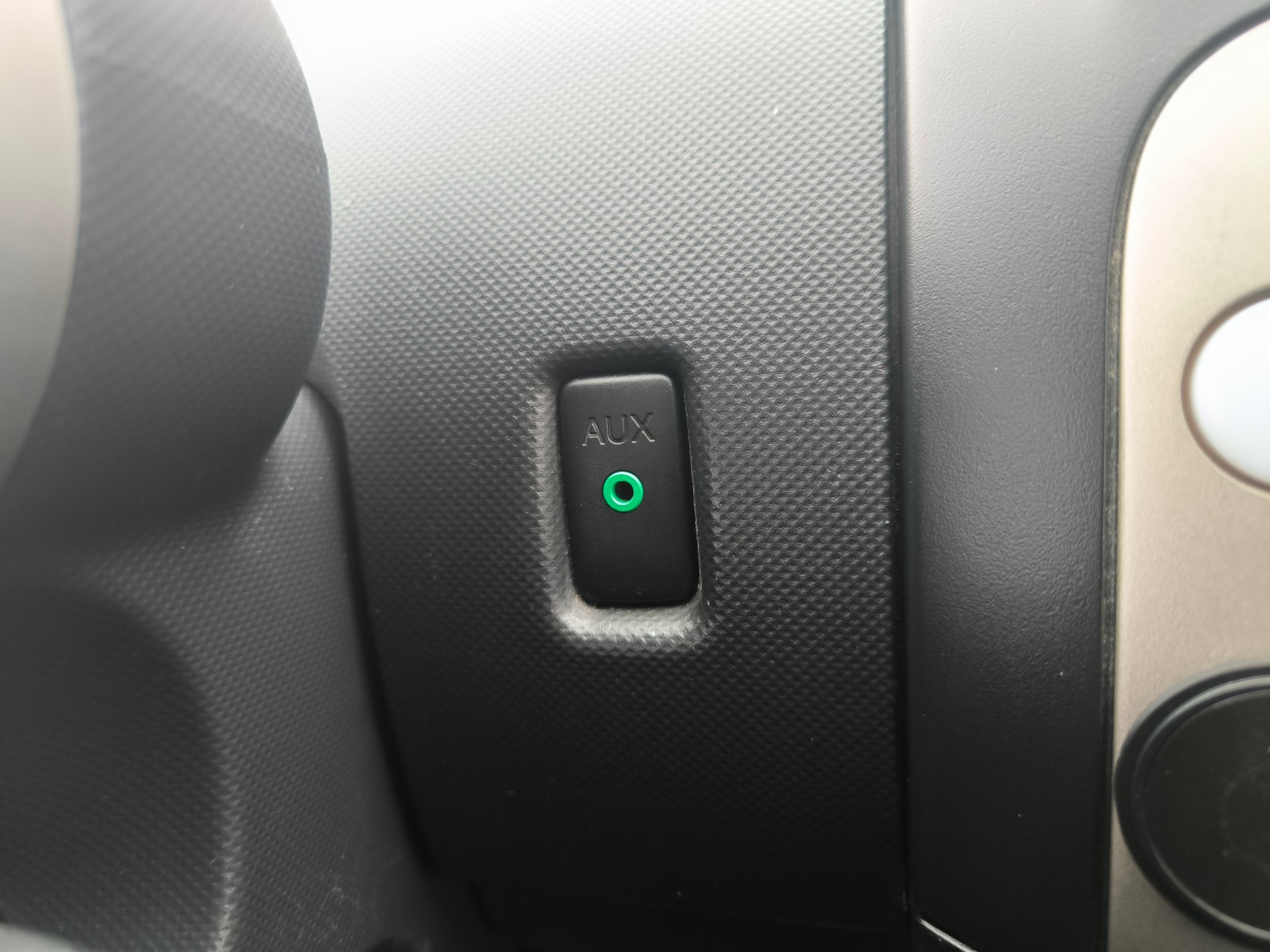 DAIHATSU Sirion 1.3 S eco-4WD Automatic-image-10