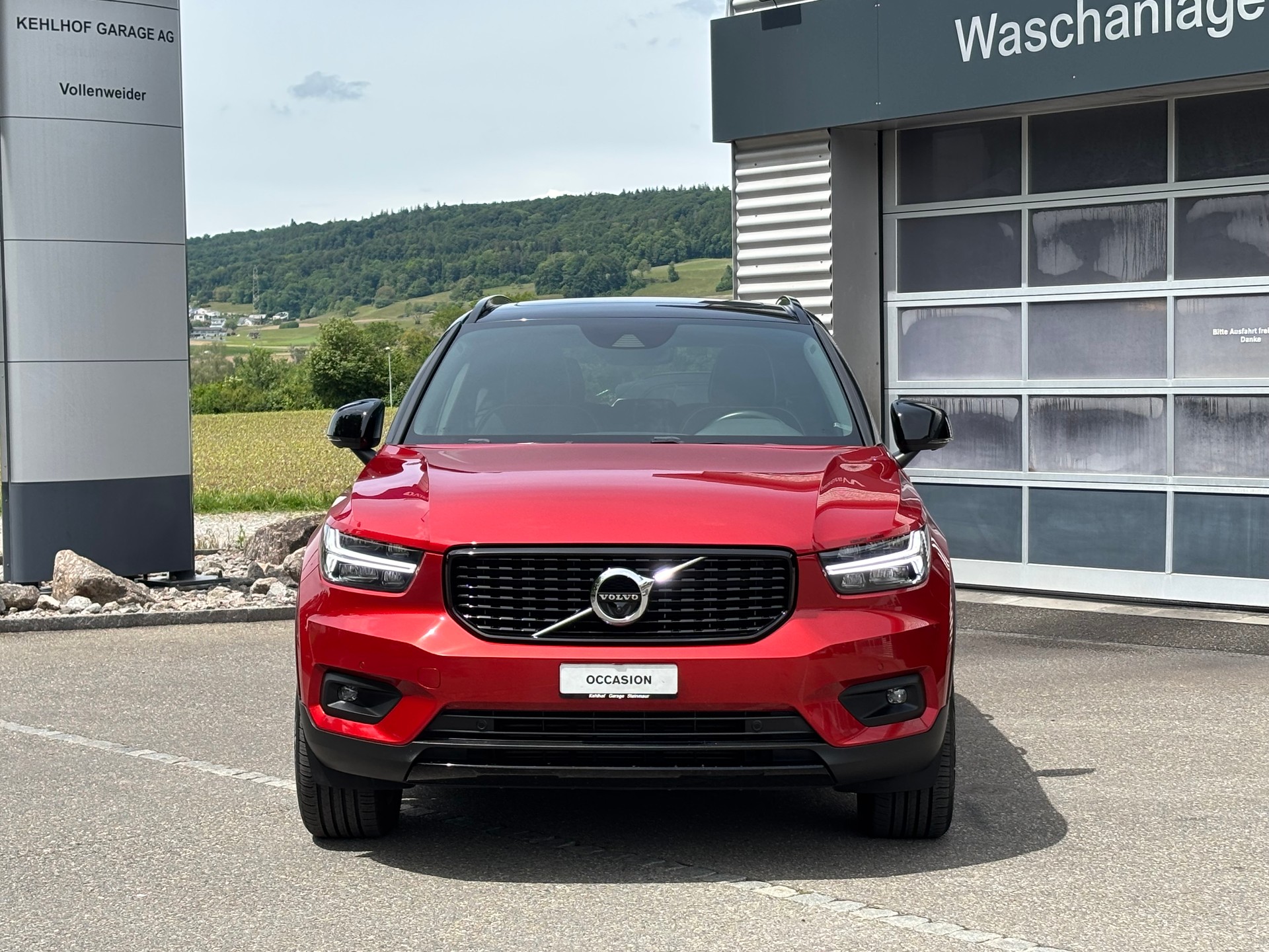VOLVO XC40 2.0 T5 R-Design AWD-image-8