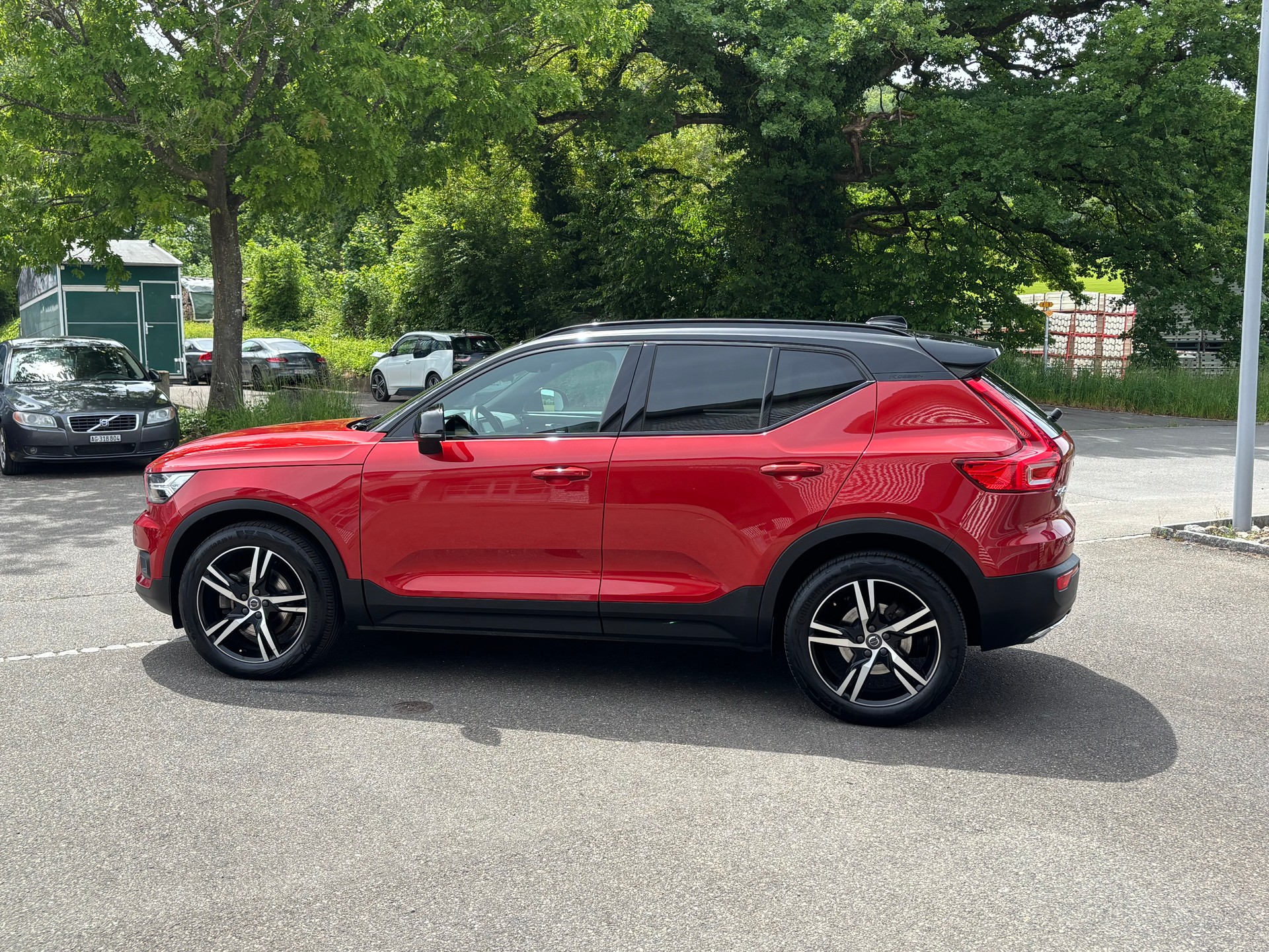 VOLVO XC40 2.0 T5 R-Design AWD-image-5