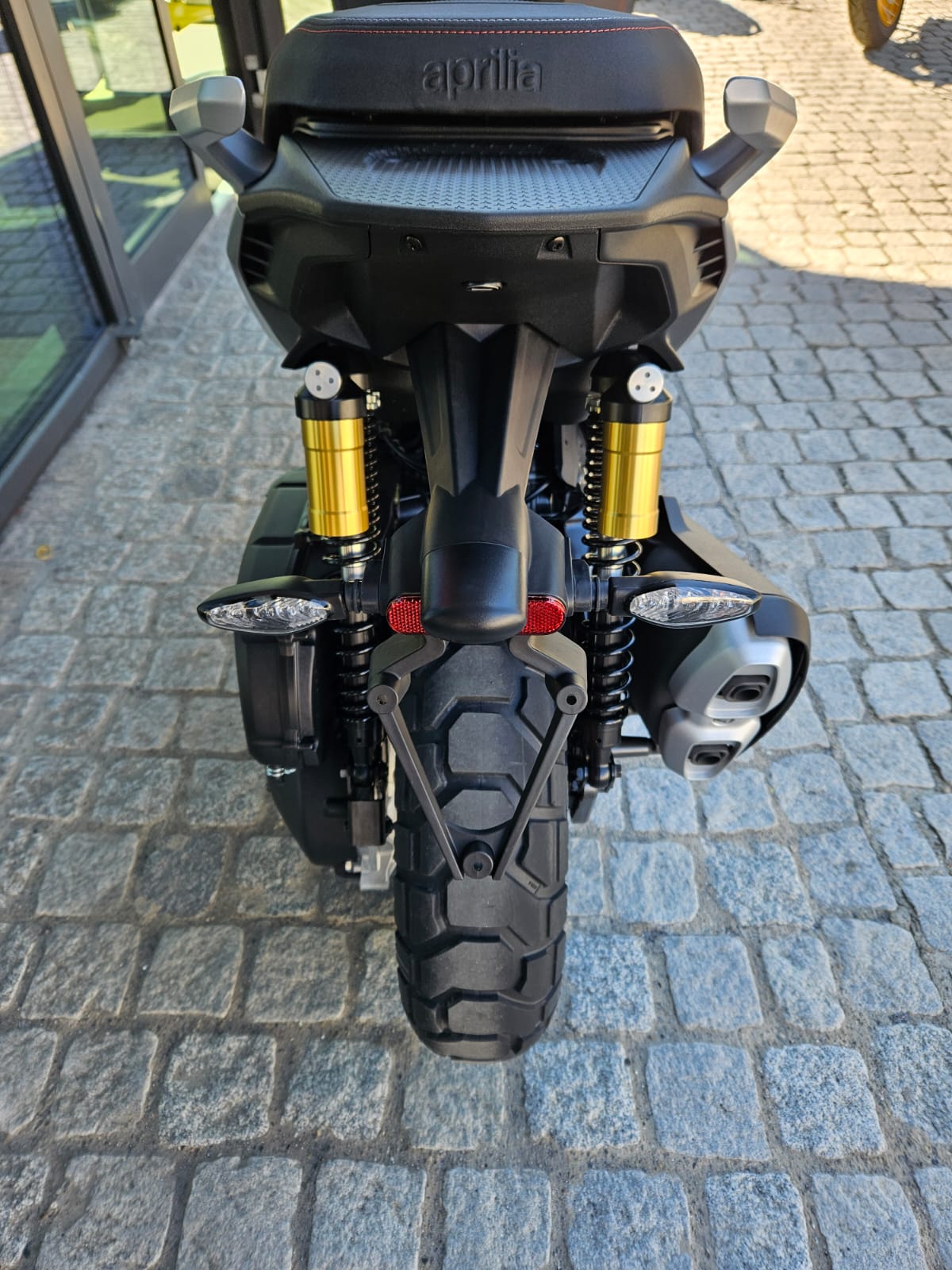 APRILIA SR 400 GT-image-10
