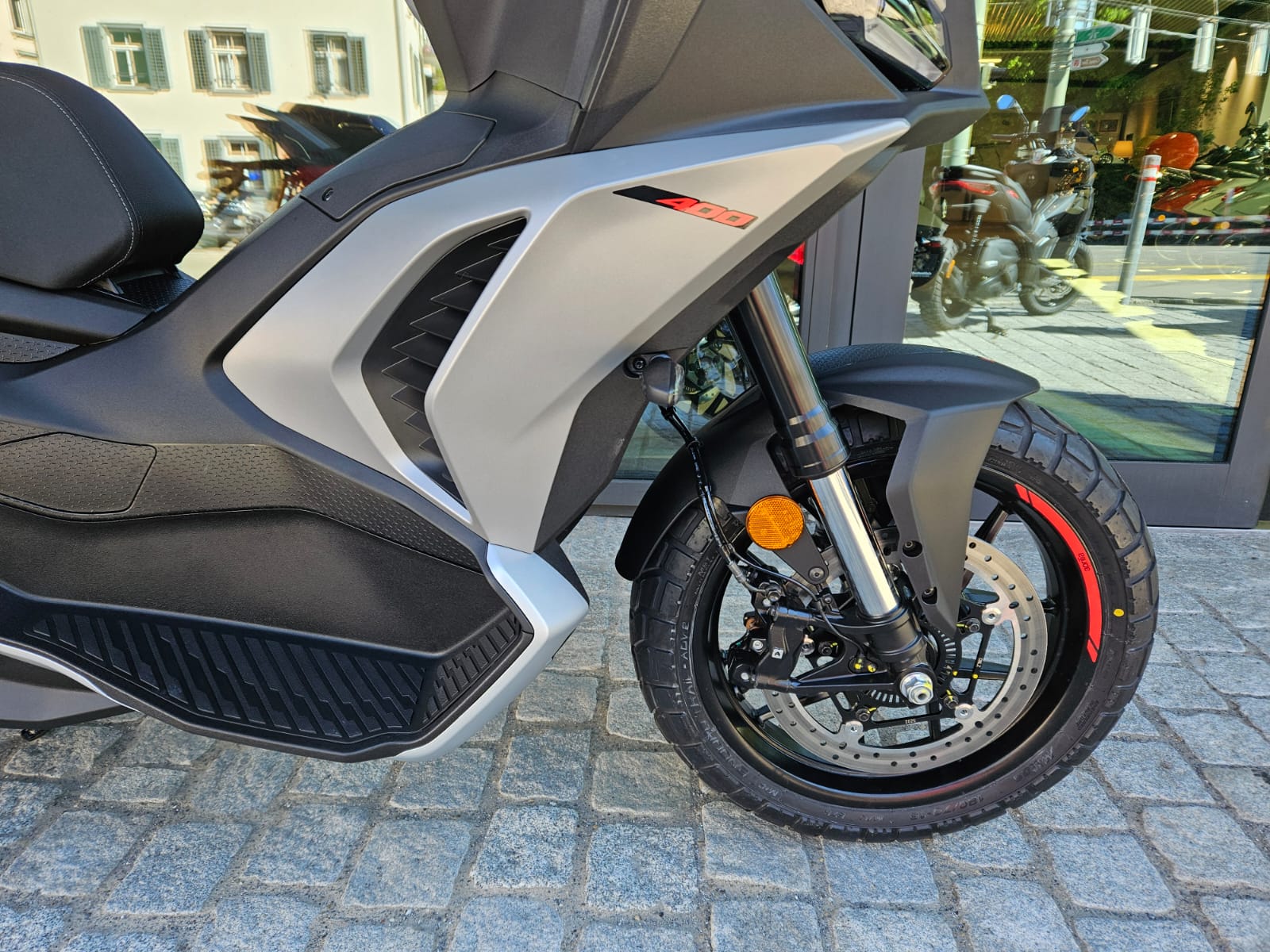 APRILIA SR 400 GT-image-2