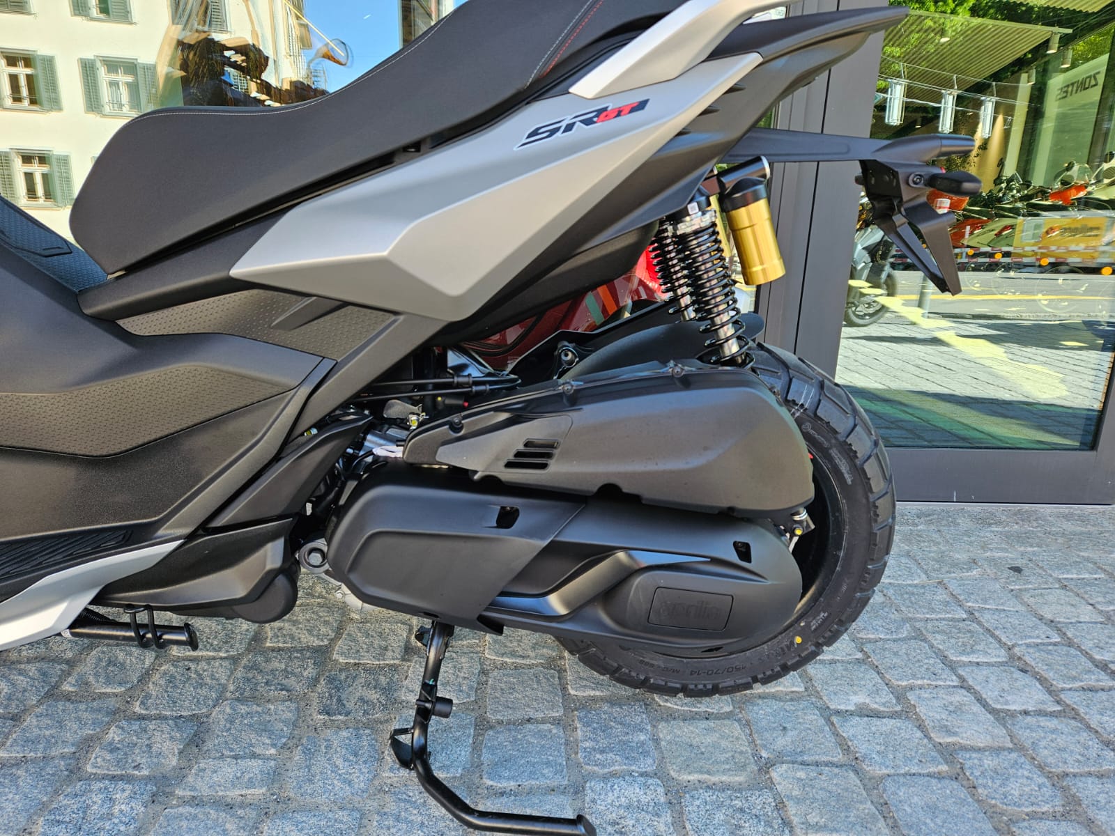 APRILIA SR 400 GT-image-8