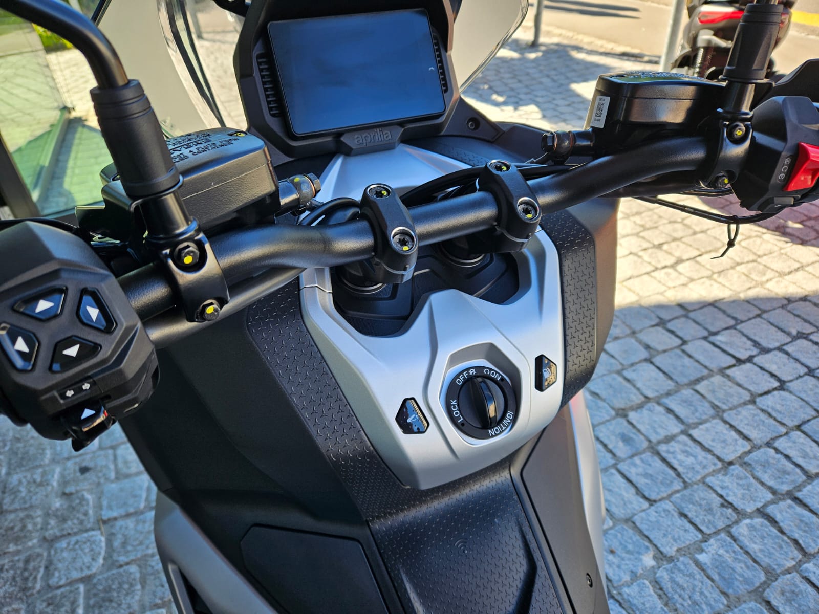 APRILIA SR 400 GT-image-6