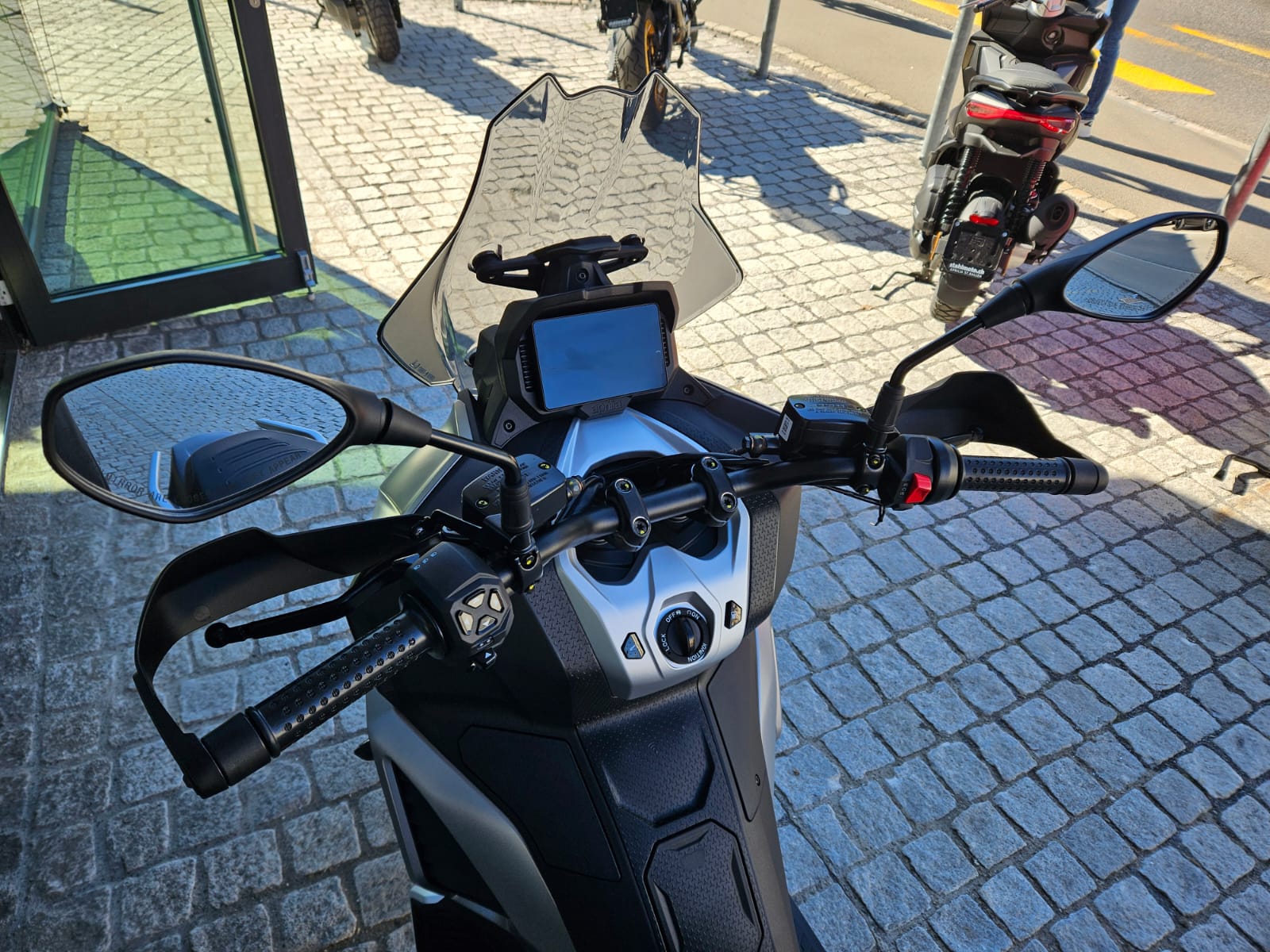 APRILIA SR 400 GT-image-5