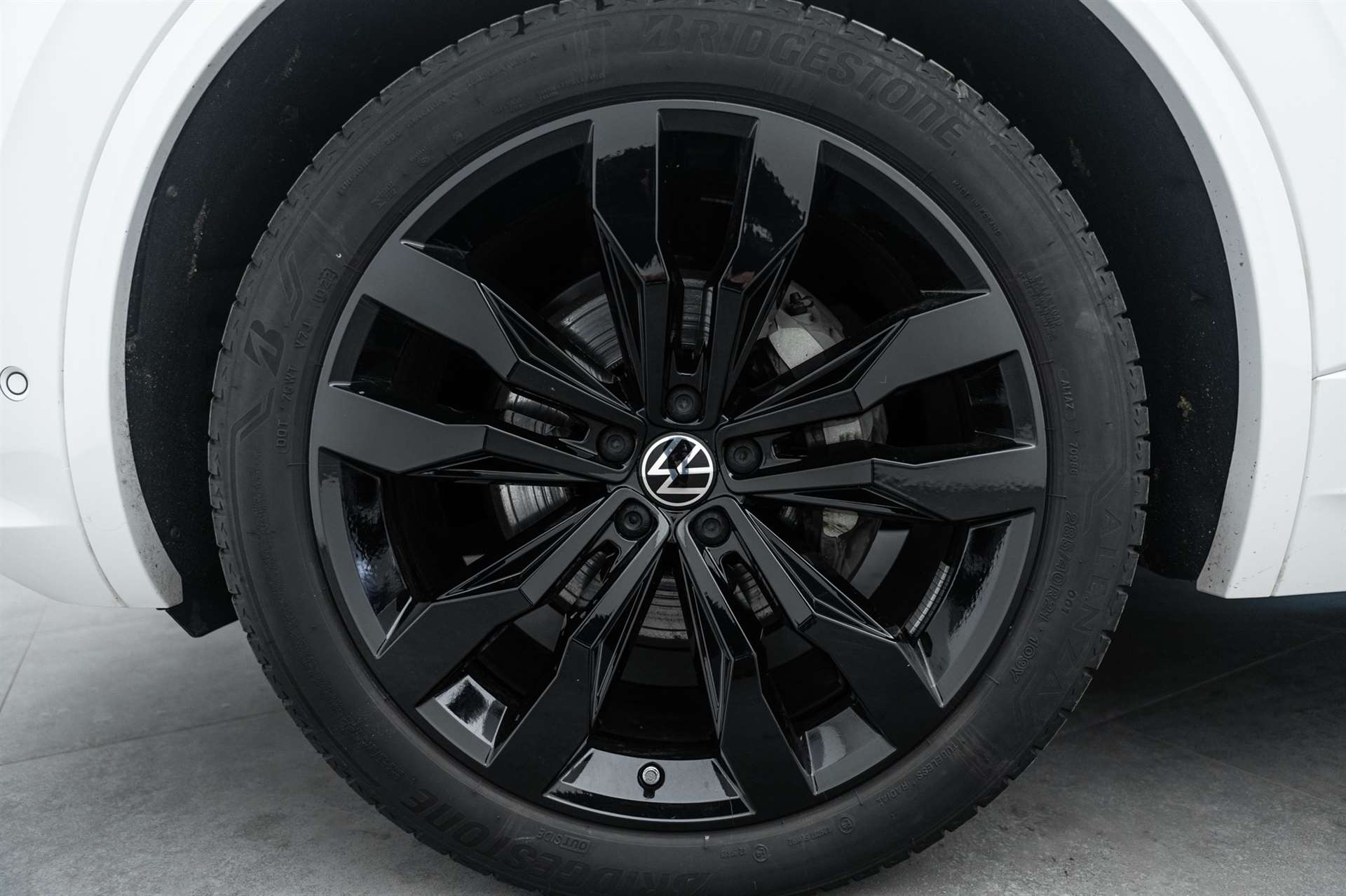 VW Touareg 3.0 TDI R-Line Tiptronic Black-Line-image-7